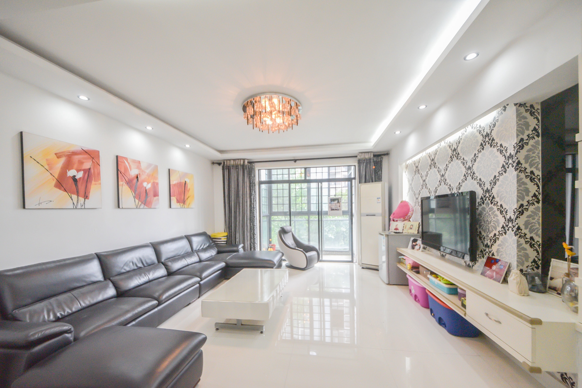 中江佳境天成  3室2厅2卫    125.0万 中江佳境天成  3室2厅2卫    125.0万客厅