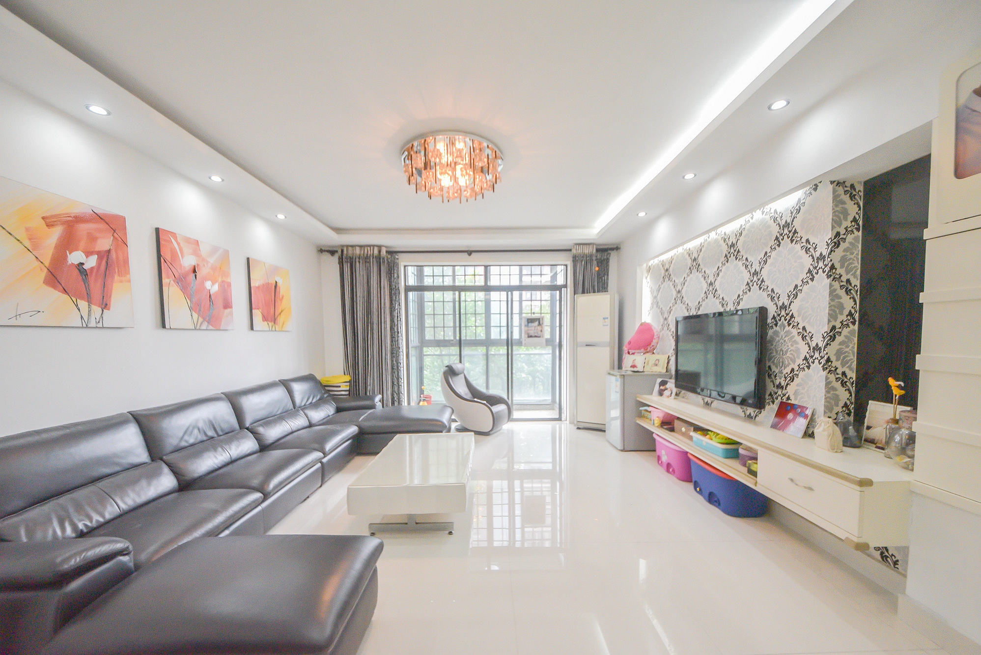 中江佳境天成  3室2厅2卫    125.0万 中江佳境天成  3室2厅2卫    125.0万客厅