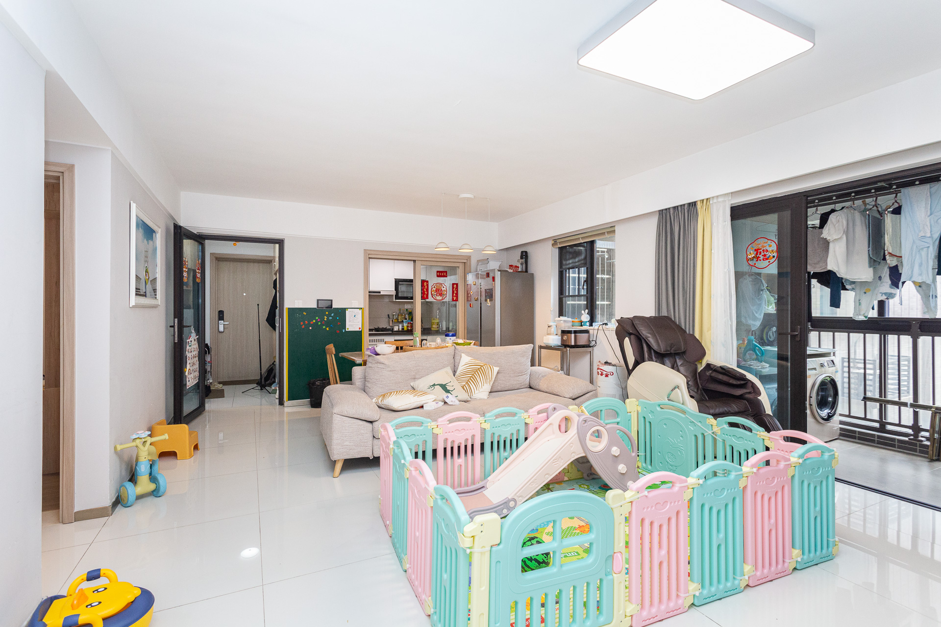 时代倾城三期  4室2厅2卫    108.0万 时代倾城三期  4室2厅2卫    108.0万客厅