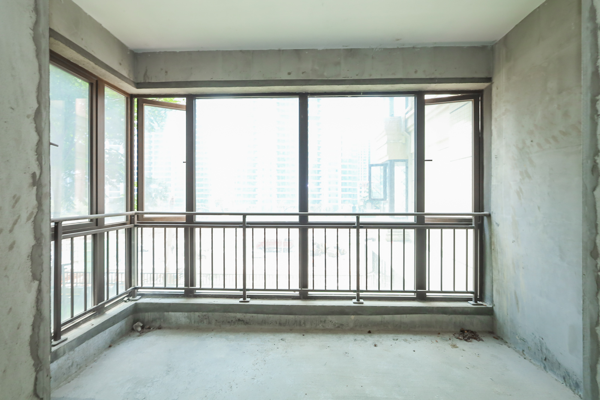 保利西海岸B区  4室2厅2卫    178.0万 保利西海岸B区  4室2厅2卫    178.0万阳台