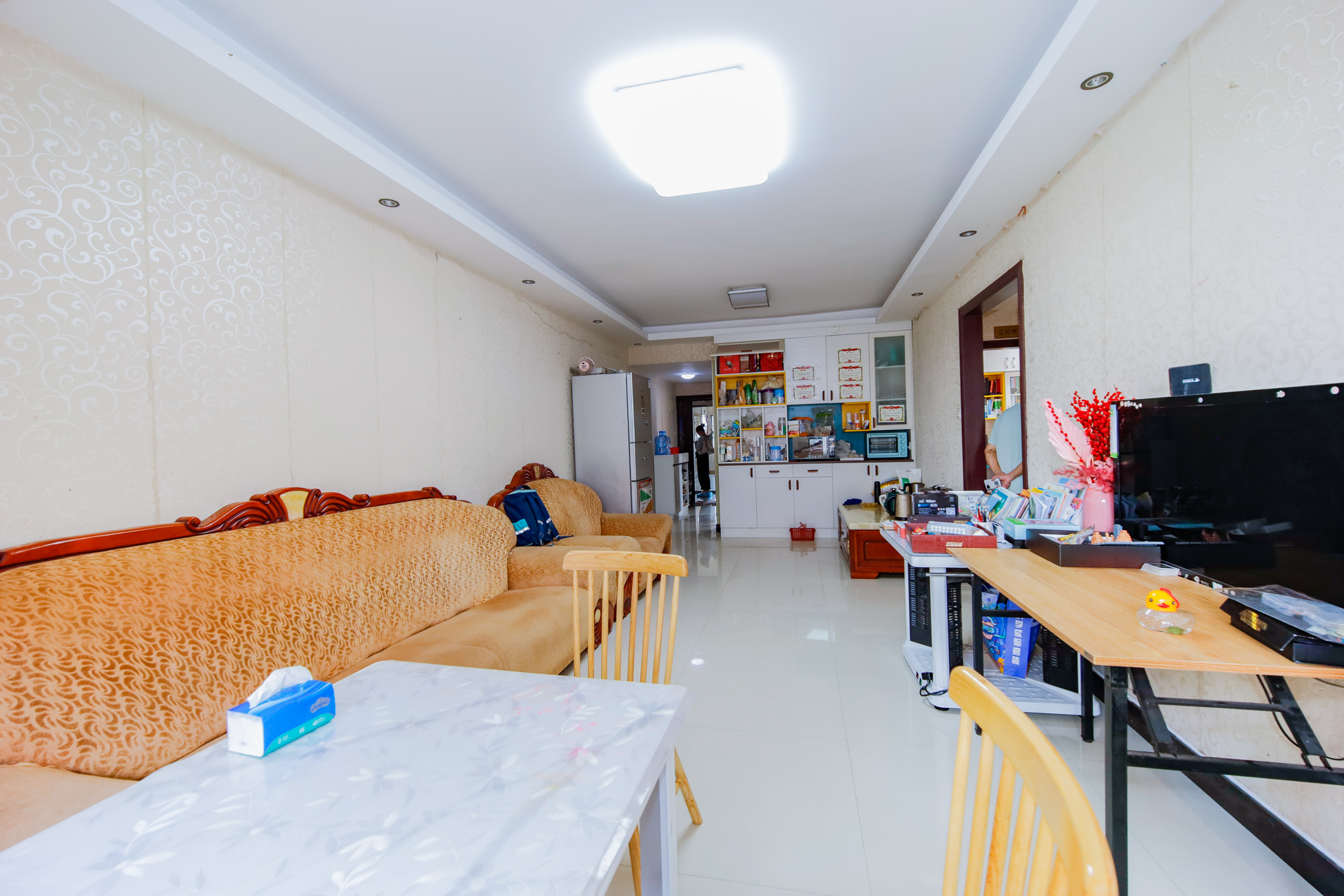 上海城小区  3室2厅2卫   103.00万客厅