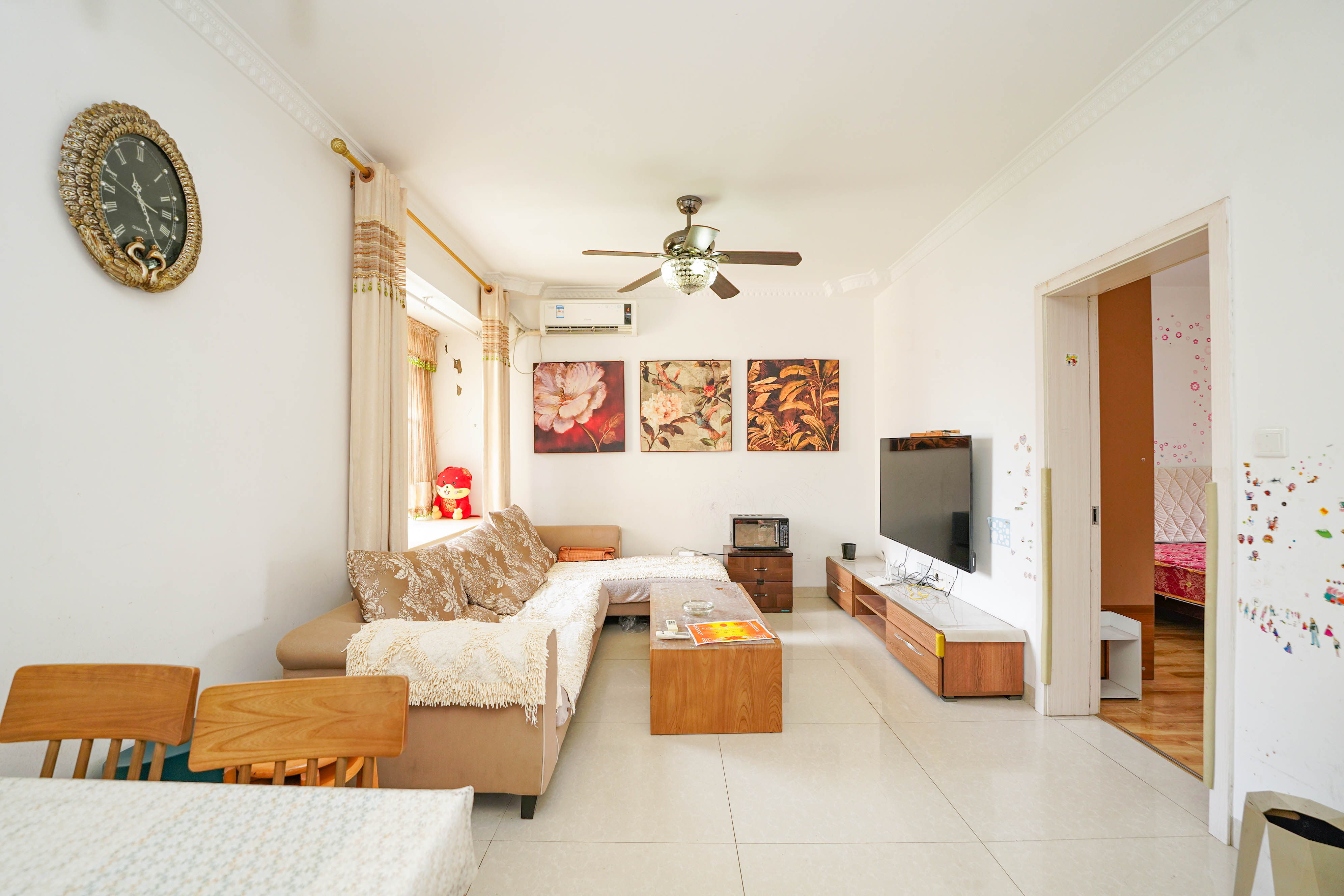 怡海星城 2室2厅1卫 42.8万 怡海星城 2室2厅1卫 42.8万客厅