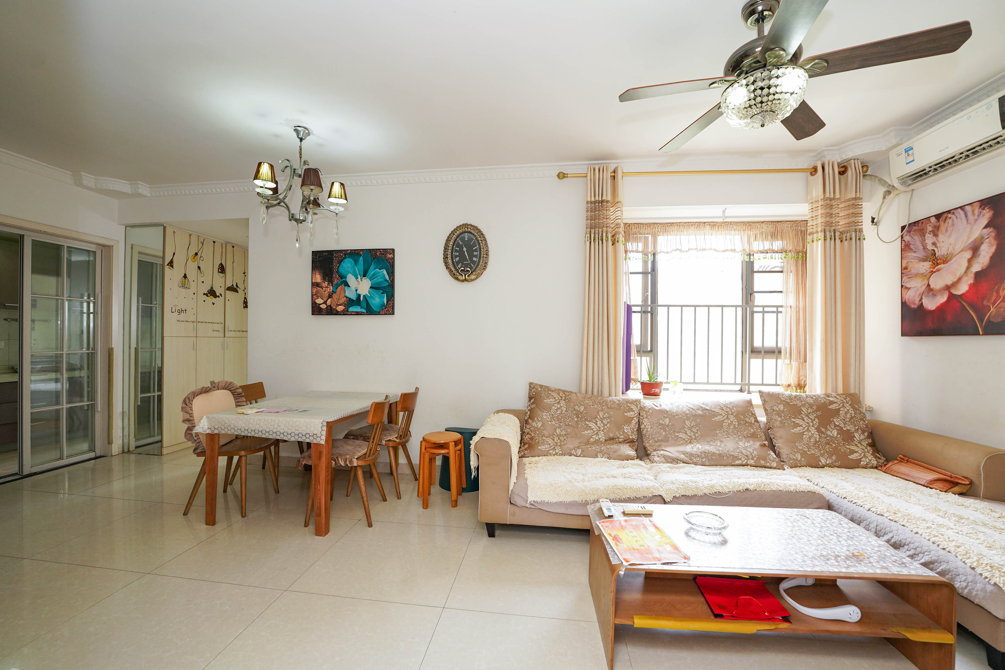 怡海星城 2室2厅1卫 42.8万 怡海星城 2室2厅1卫 42.8万客厅