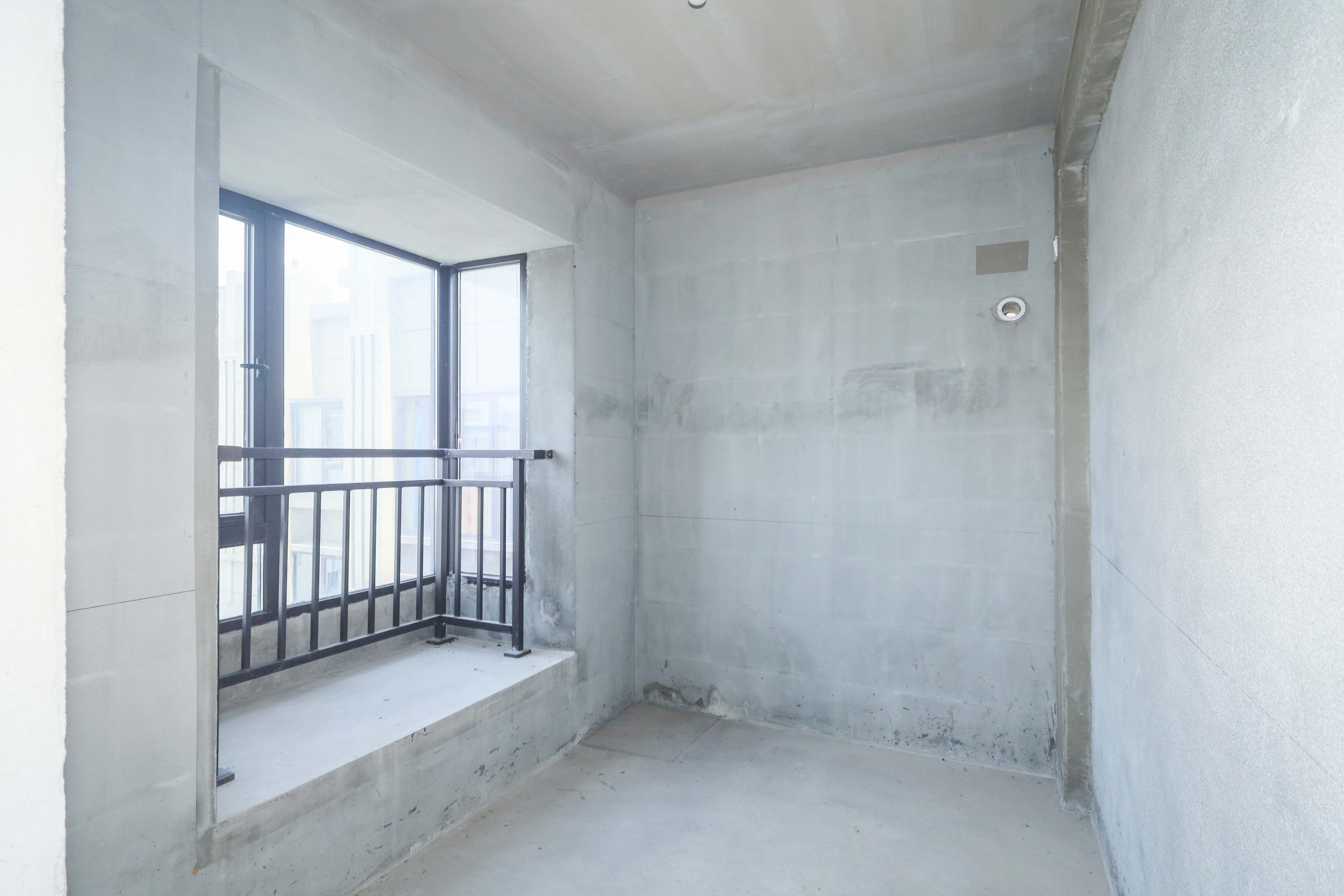 中国铁建梅溪青秀三期  4室2厅2卫    160.0万卧室