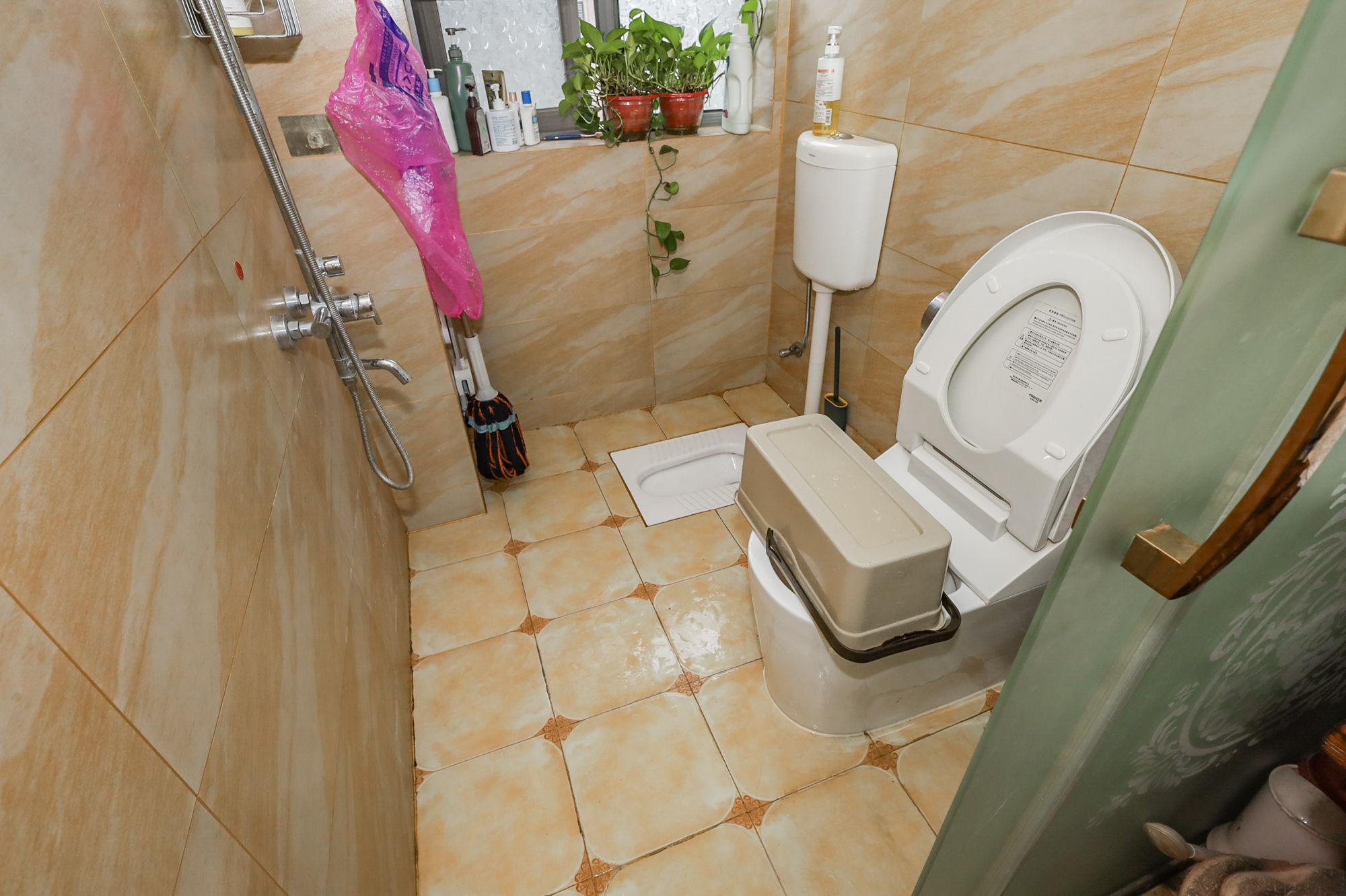 八方小区C区 4室2厅2卫 480.0万 八方小区C区 4室2厅2卫 480.0万卫生间