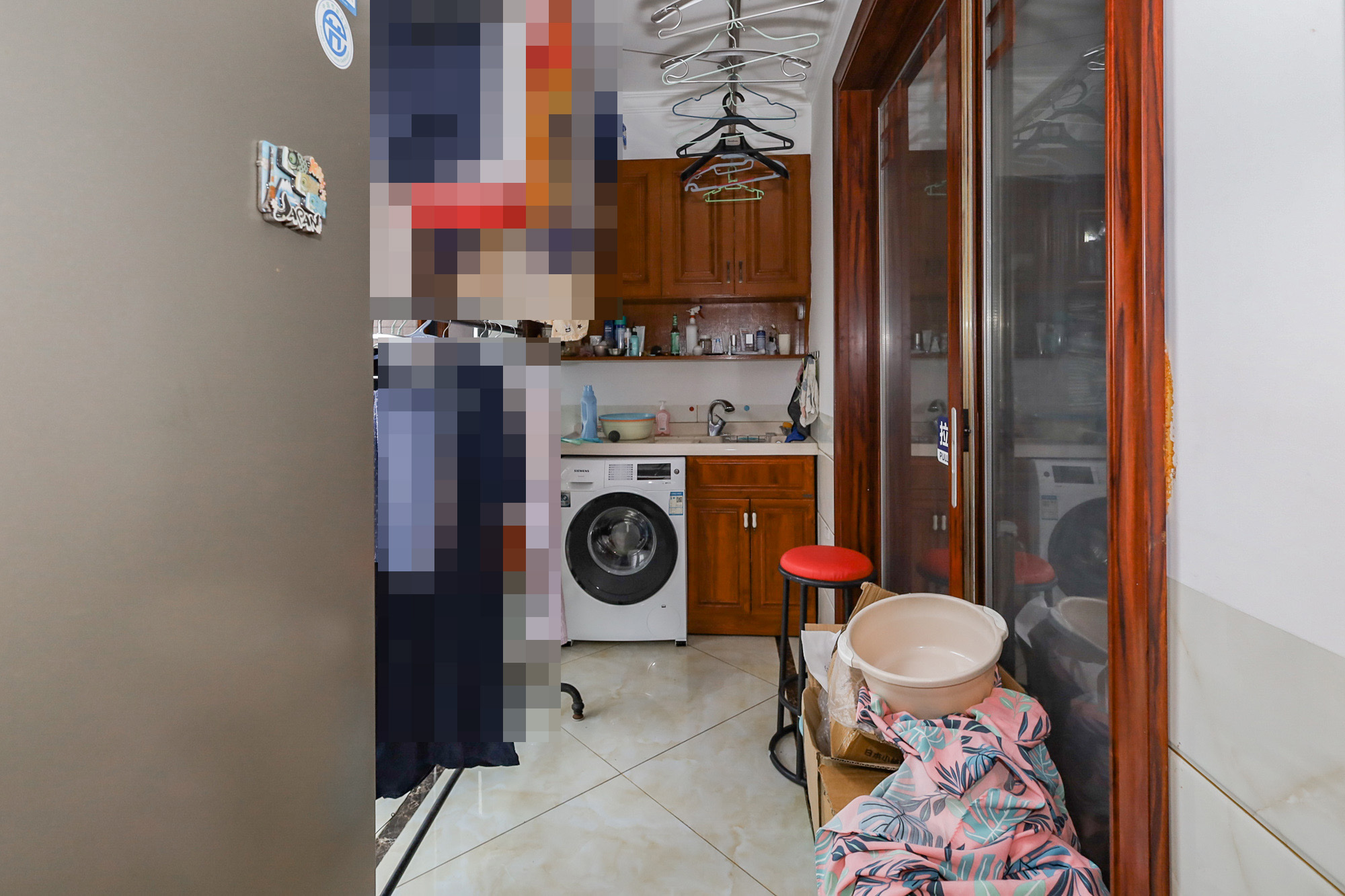 八方小区C区 4室2厅2卫 480.0万 八方小区C区 4室2厅2卫 480.0万阳台