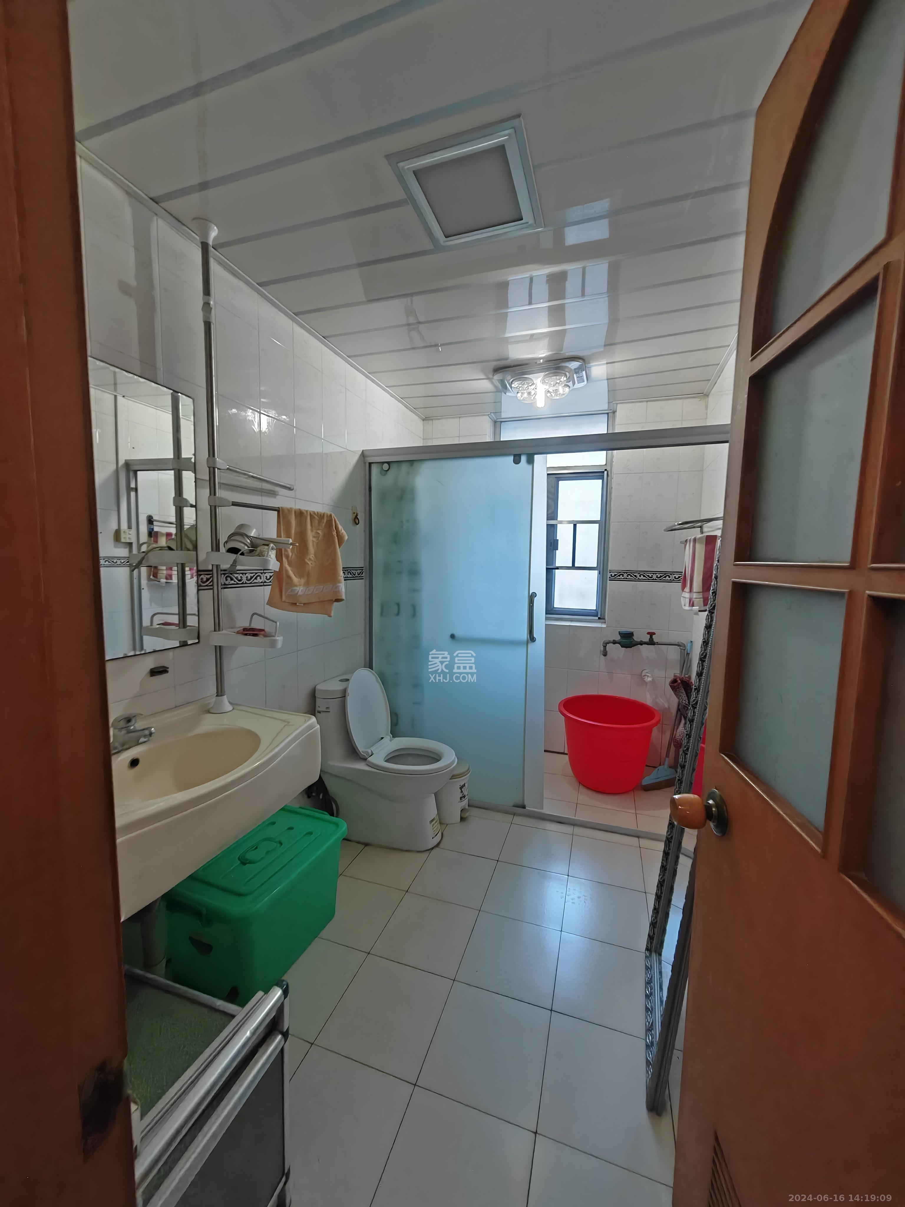 鸿园小区  3室2厅2卫   3000.00元/月室内图