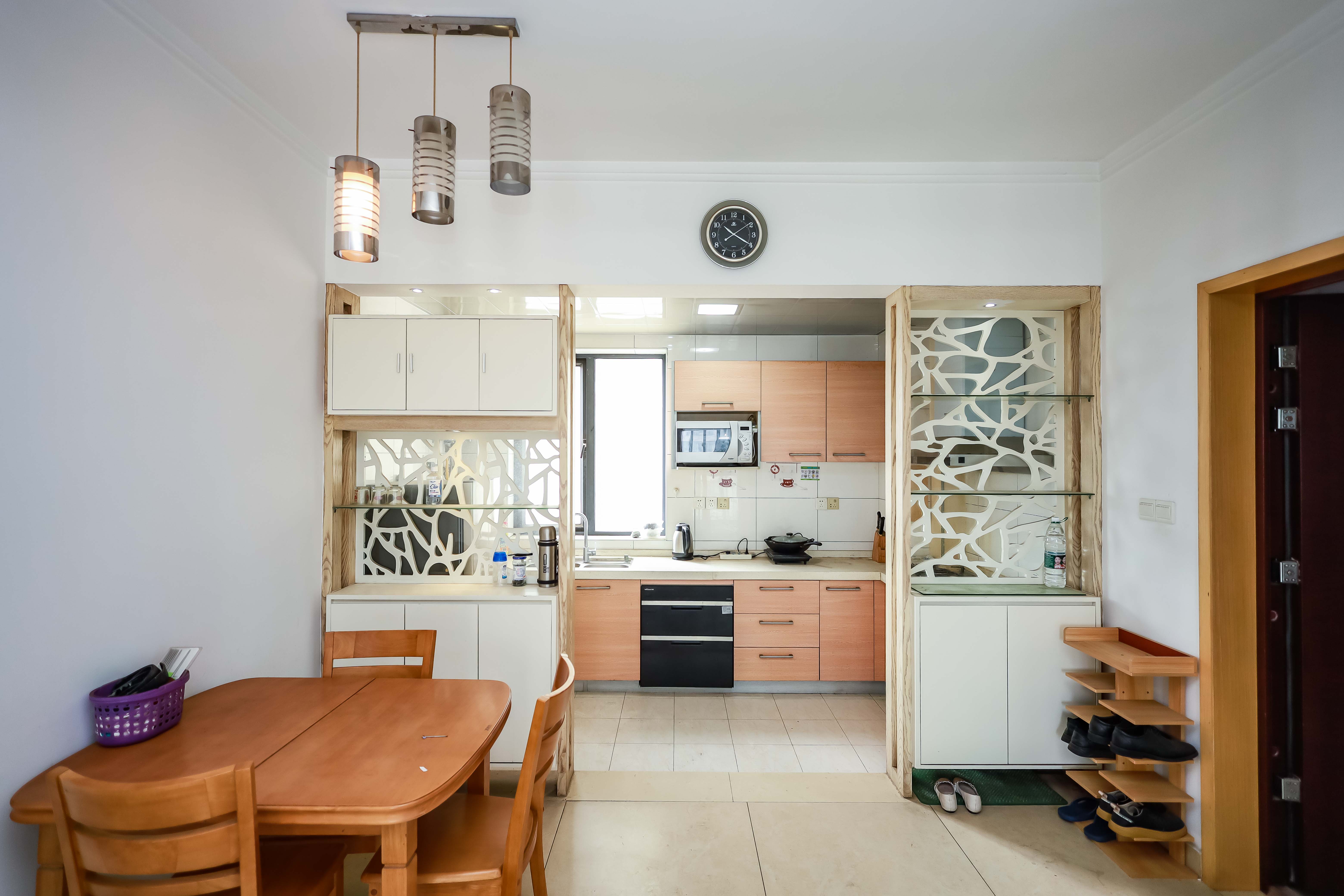 莱茵城  3室2厅2卫    70.0万客厅