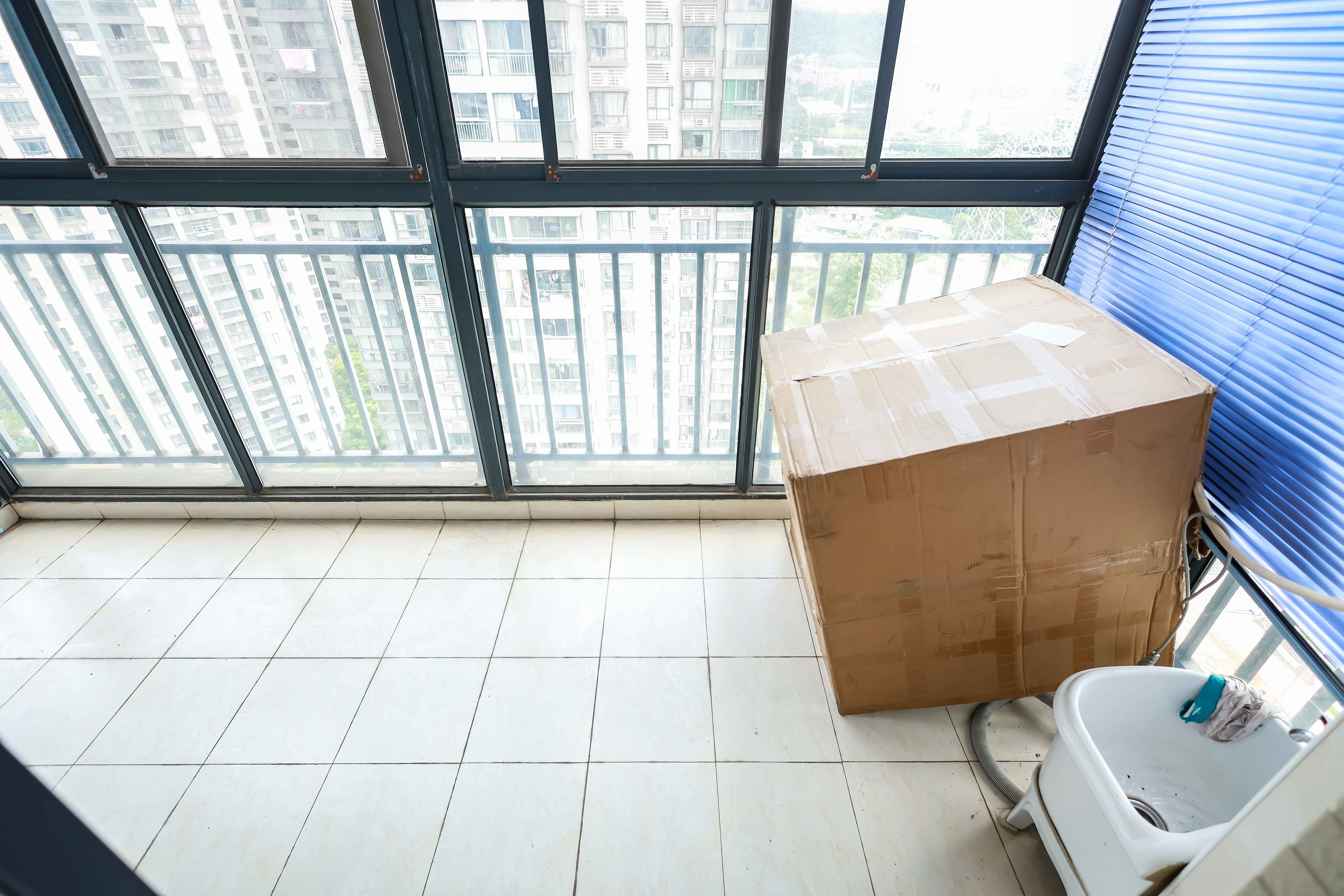 莱茵城  3室2厅2卫    70.0万阳台