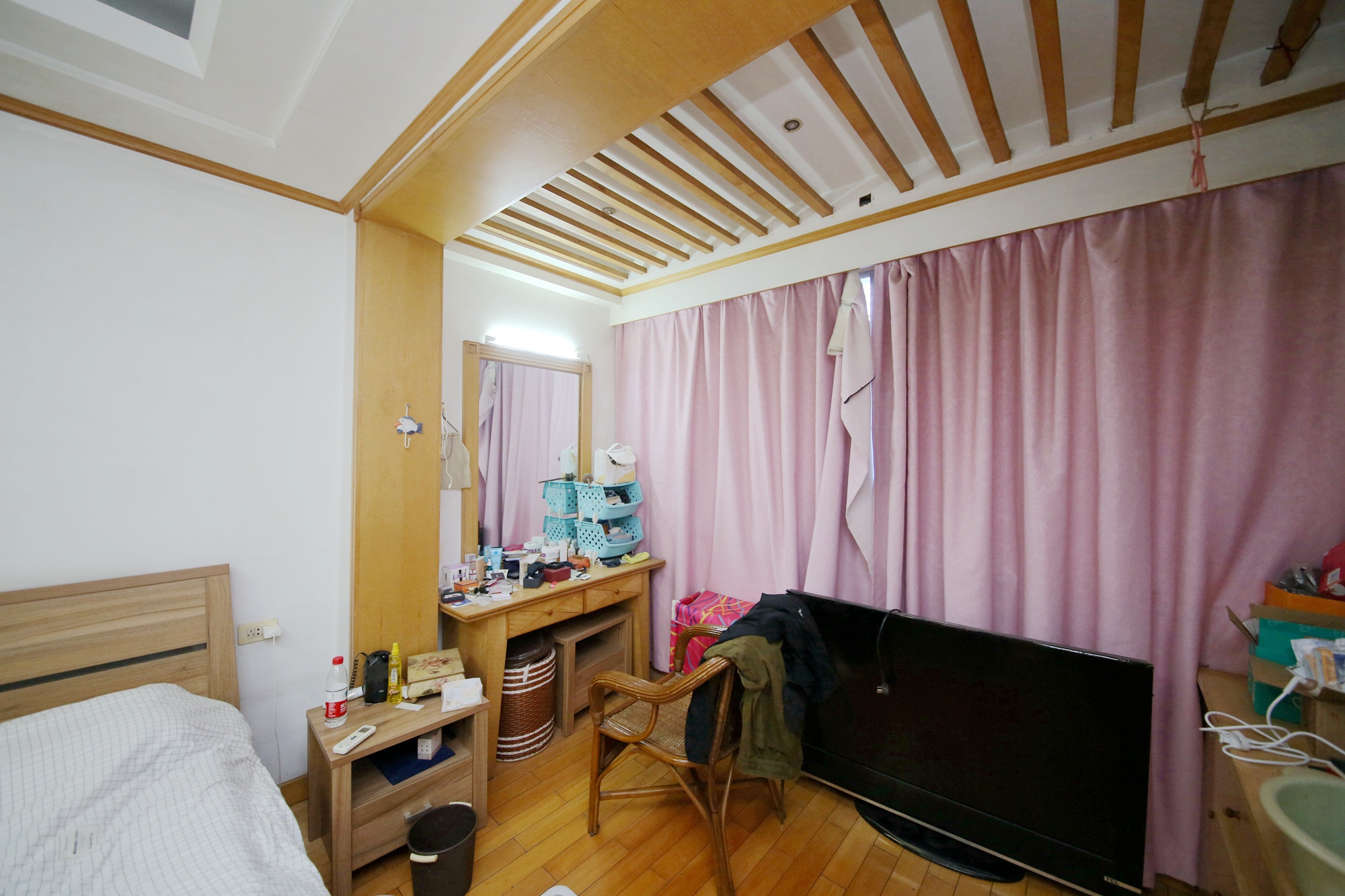 铭园小区  4室2厅2卫   131.00万其他