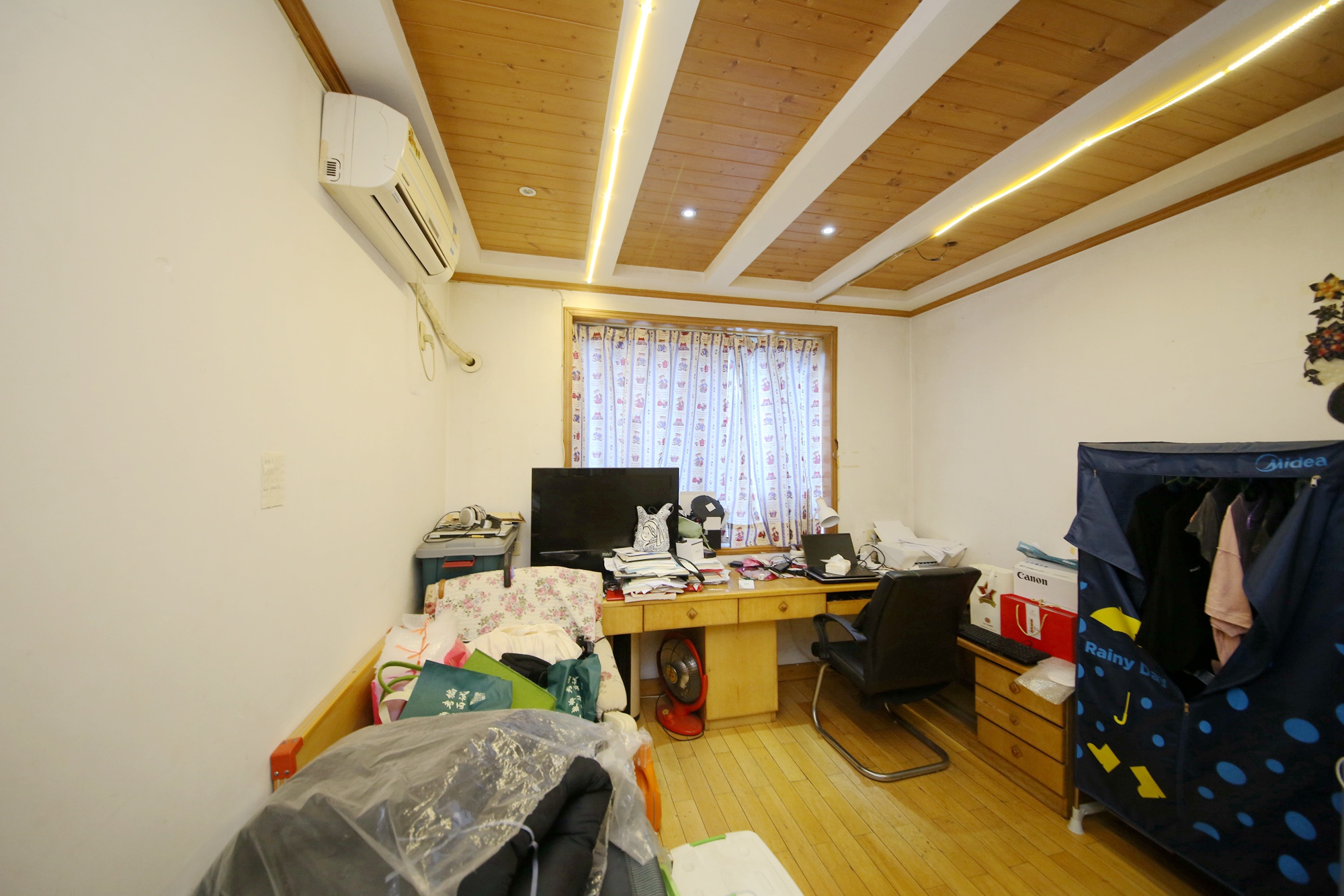 铭园小区  4室2厅2卫   131.00万其他