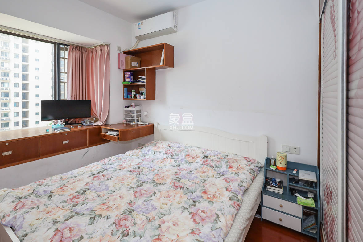 钰龙天下二期(钰龙佳园) 2室2厅1卫 203.0万 钰龙天下二期(钰龙佳园) 2室2厅1卫 203.0万卧室