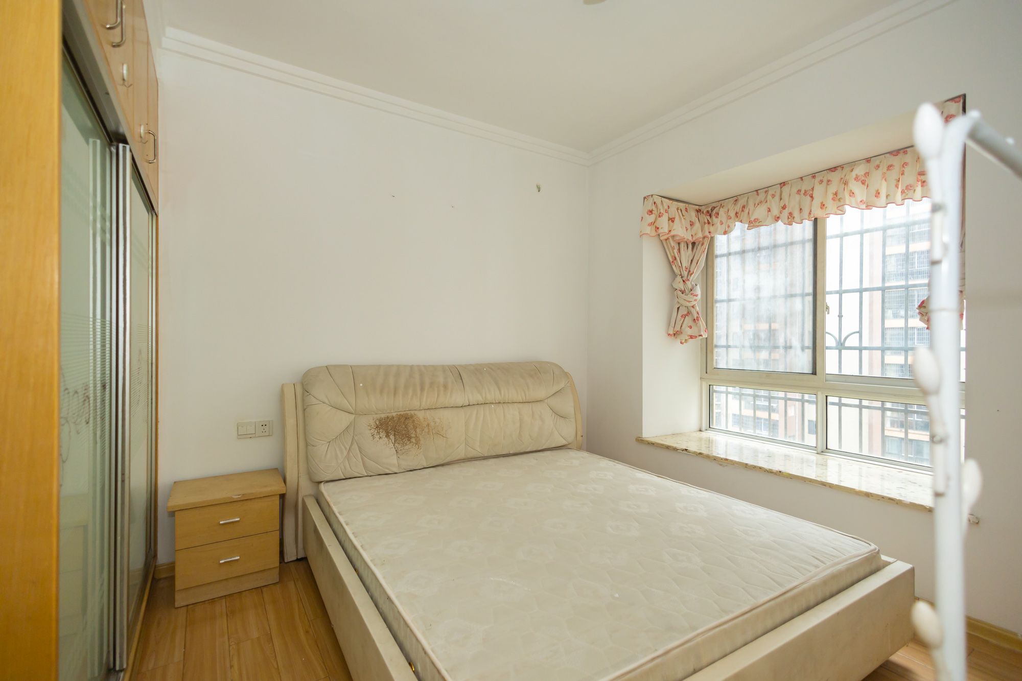 楚天世纪城东苑 1室1厅1卫 55.0万 楚天世纪城东苑 1室1厅1卫 55.0万卧室