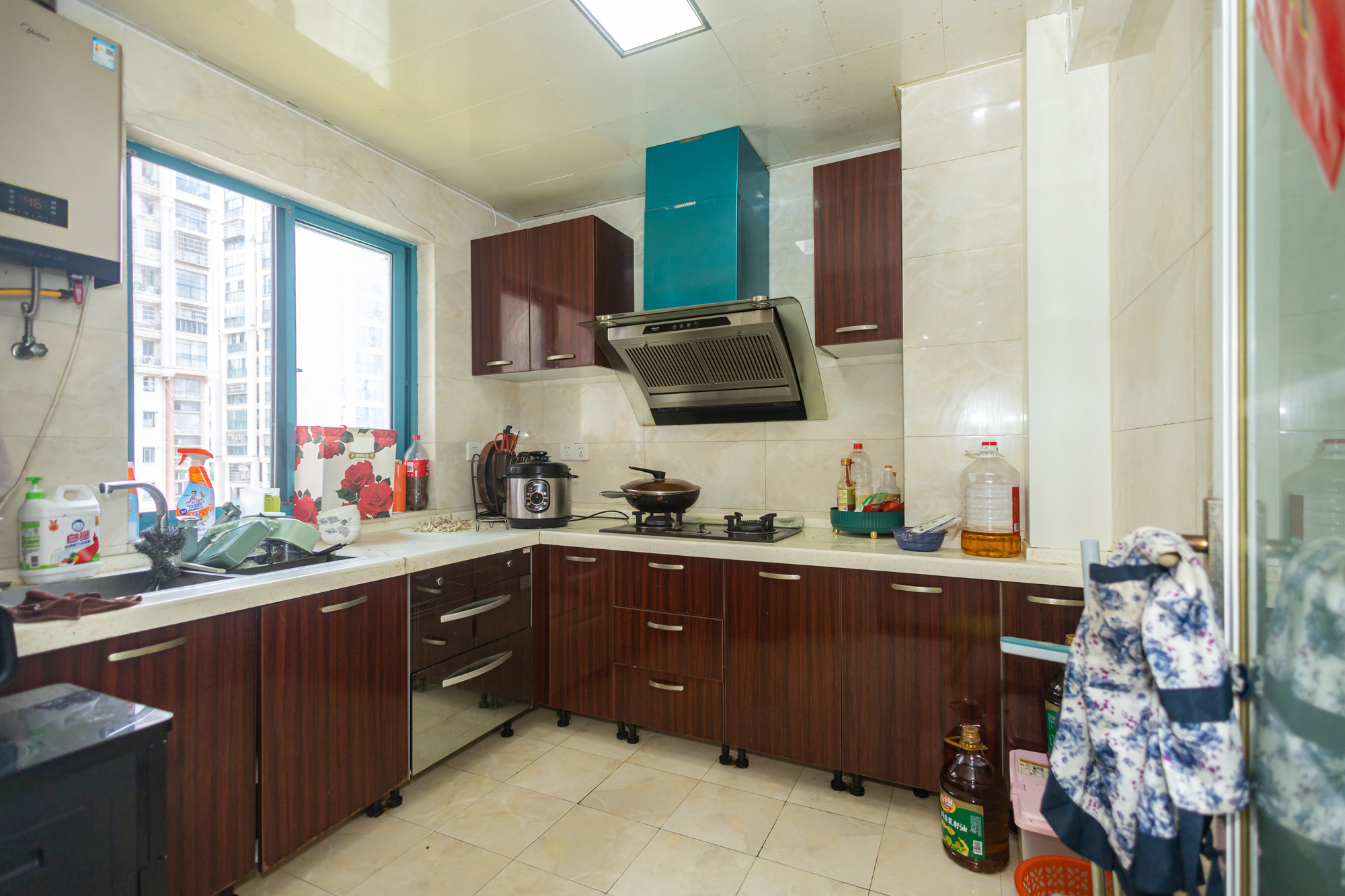 蝴蝶谷  4室2厅2卫    87.8万 蝴蝶谷  4室2厅2卫    87.8万厨房