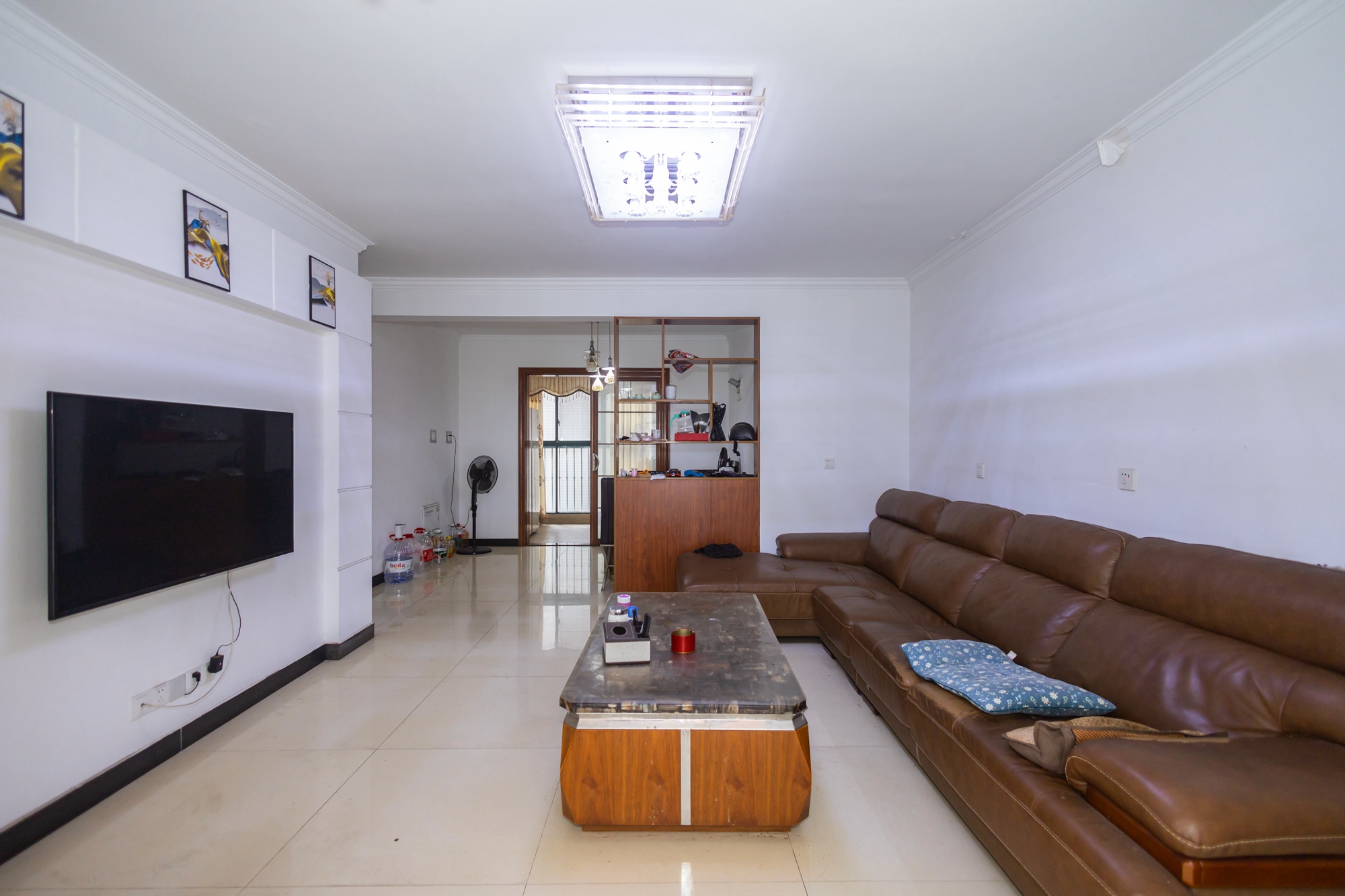 蝴蝶谷  3室2厅3卫    75.8万 蝴蝶谷  3室2厅3卫    75.8万客厅