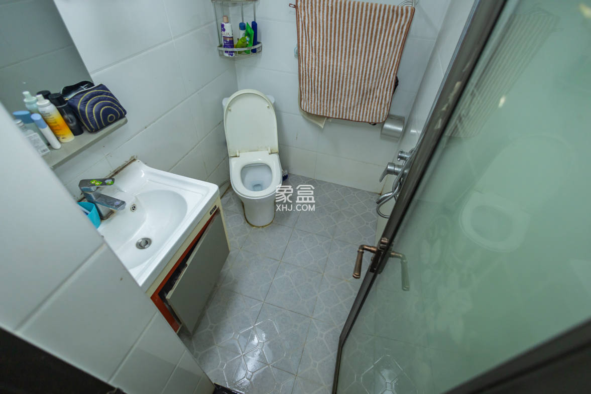 蝴蝶谷  3室2厅3卫    75.8万 蝴蝶谷  3室2厅3卫    75.8万卫生间