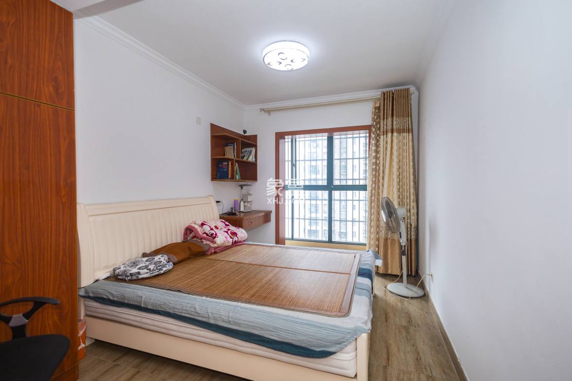 蝴蝶谷  3室2厅3卫    75.8万 蝴蝶谷  3室2厅3卫    75.8万卧室