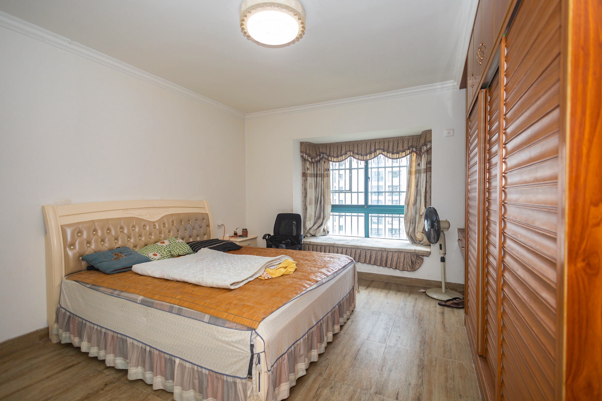 蝴蝶谷  3室2厅3卫    75.8万 蝴蝶谷  3室2厅3卫    75.8万卧室