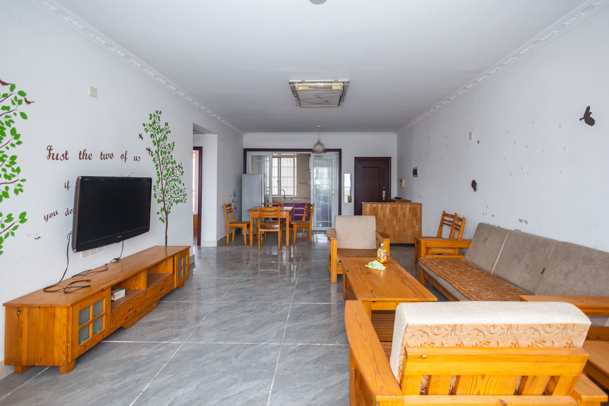 湘楚家园 2室2厅1卫 48.0万 湘楚家园 2室2厅1卫 48.0万客厅