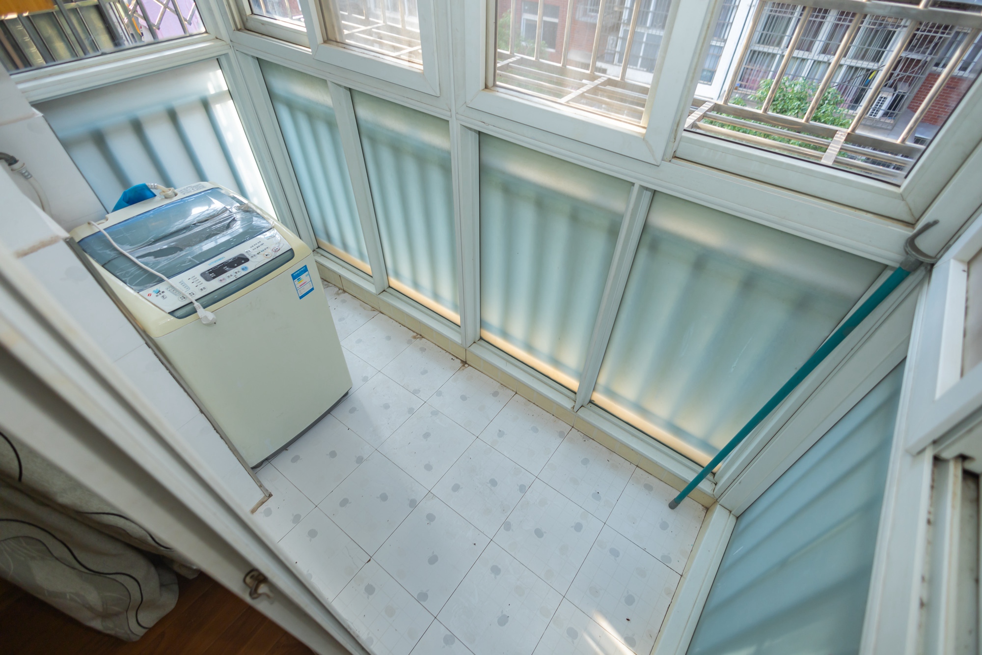 湘瑞家园 2室2厅1卫 48.0万 湘瑞家园 2室2厅1卫 48.0万阳台