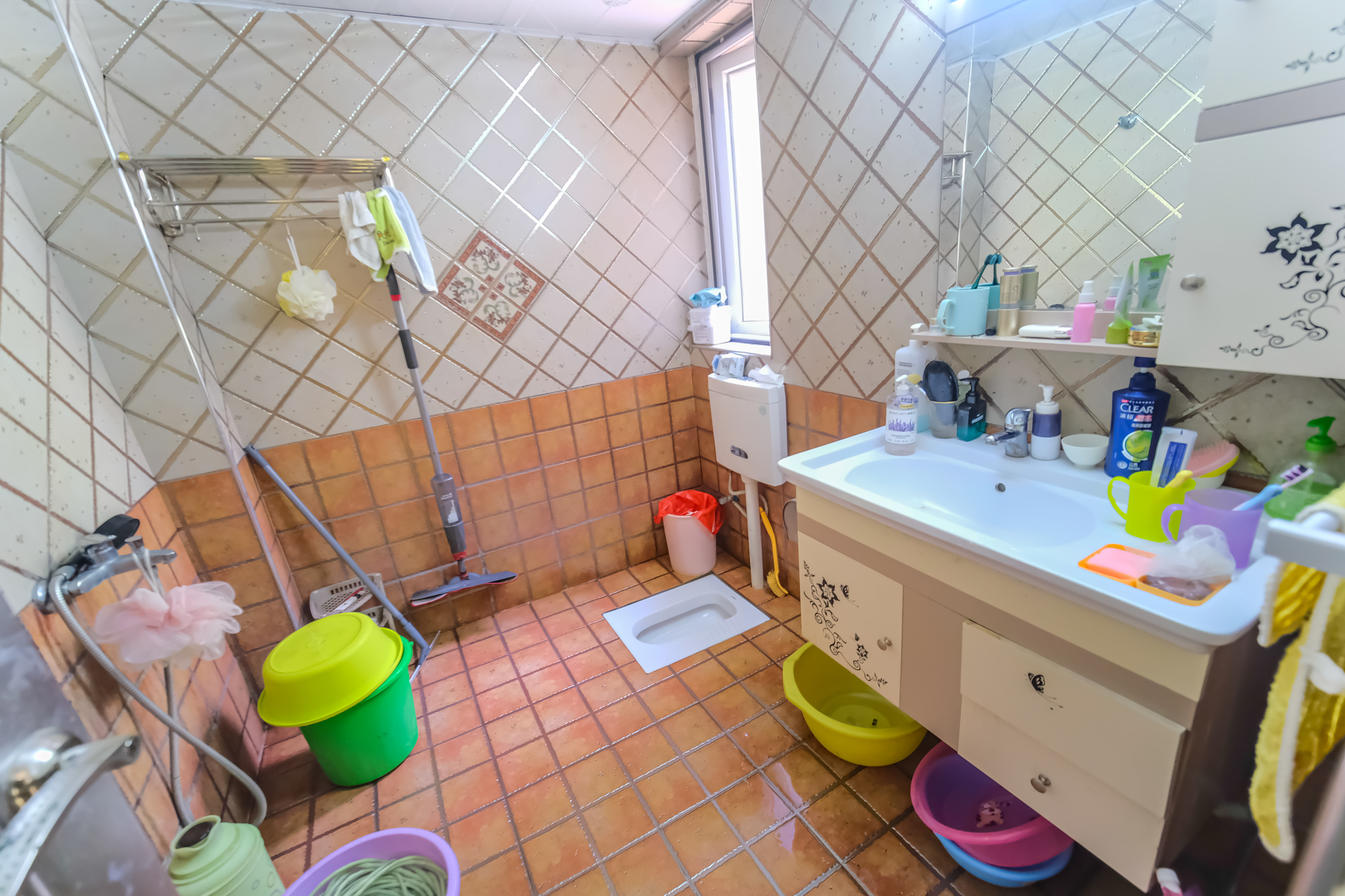 山水湾  3室2厅1卫    53.8万 山水湾  3室2厅1卫    53.8万卫生间