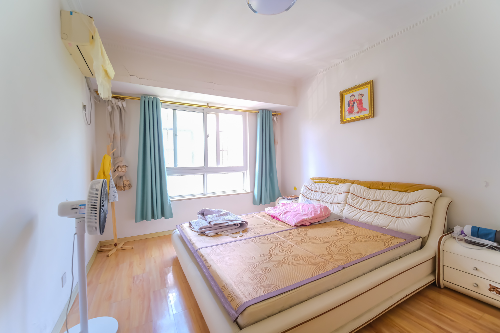 山水湾  3室2厅1卫    53.8万 山水湾  3室2厅1卫    53.8万卧室