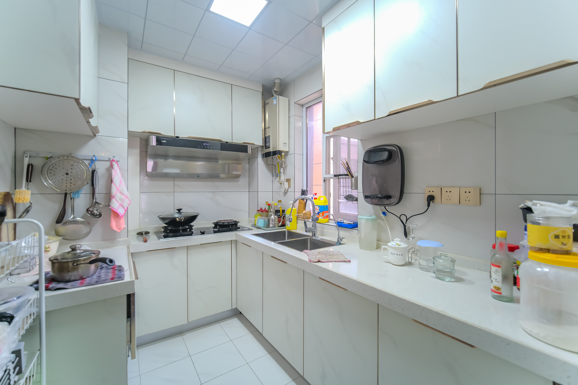 荣盛花语城 3室2厅2卫 86.0万 荣盛花语城 3室2厅2卫 86.0万厨房