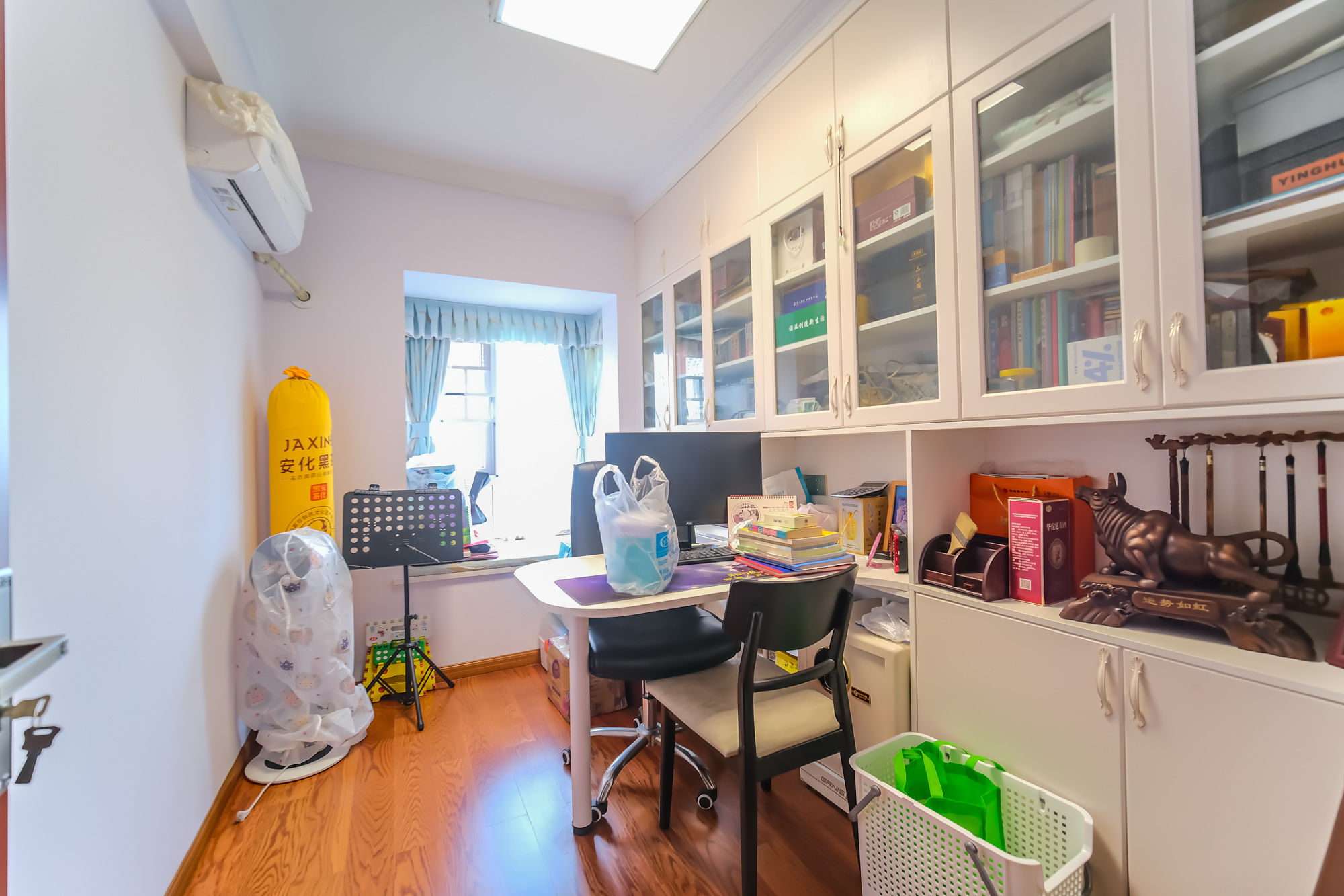 荣盛花语城 3室2厅2卫 86.0万 荣盛花语城 3室2厅2卫 86.0万卧室