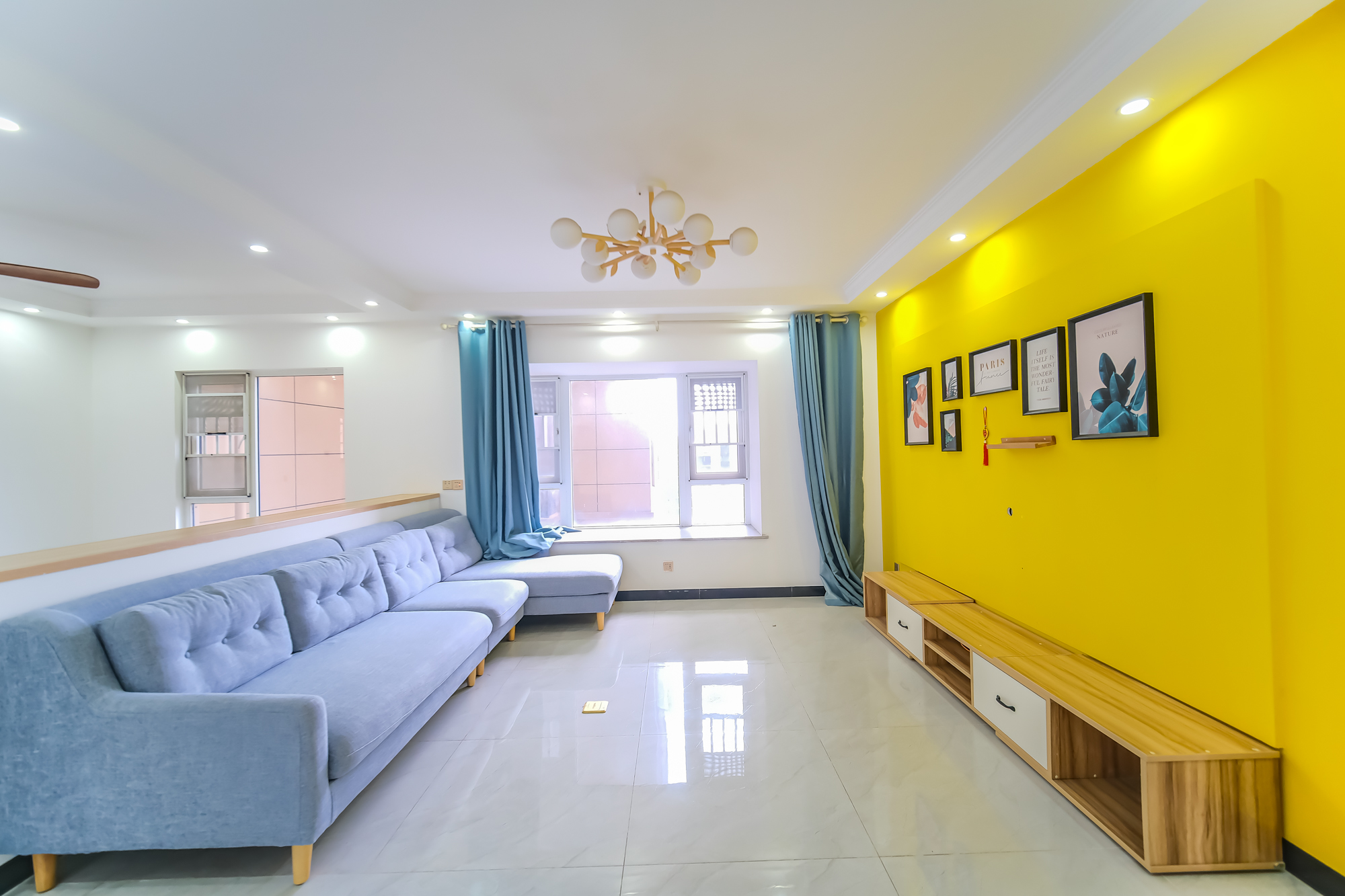 荣盛花语城  3室2厅1卫    86.8万 荣盛花语城  3室2厅1卫    86.8万客厅