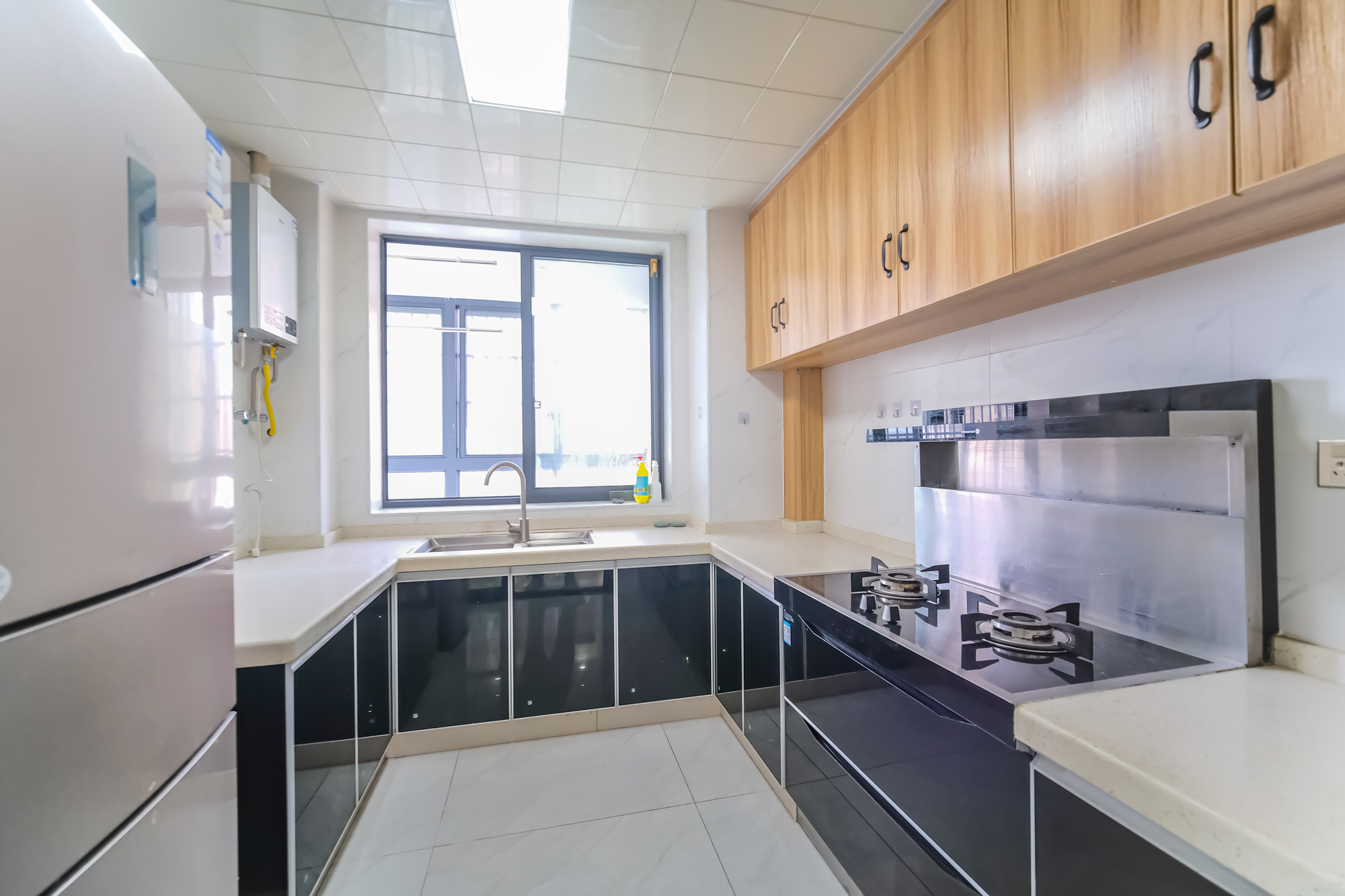 荣盛花语城  3室2厅1卫    86.8万 荣盛花语城  3室2厅1卫    86.8万厨房