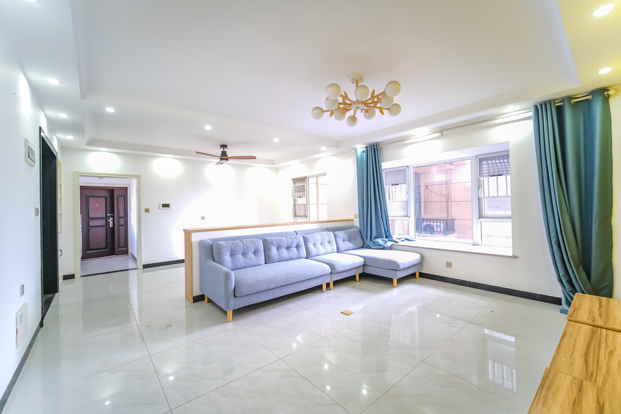 荣盛花语城  3室2厅1卫    86.8万 荣盛花语城  3室2厅1卫    86.8万客厅