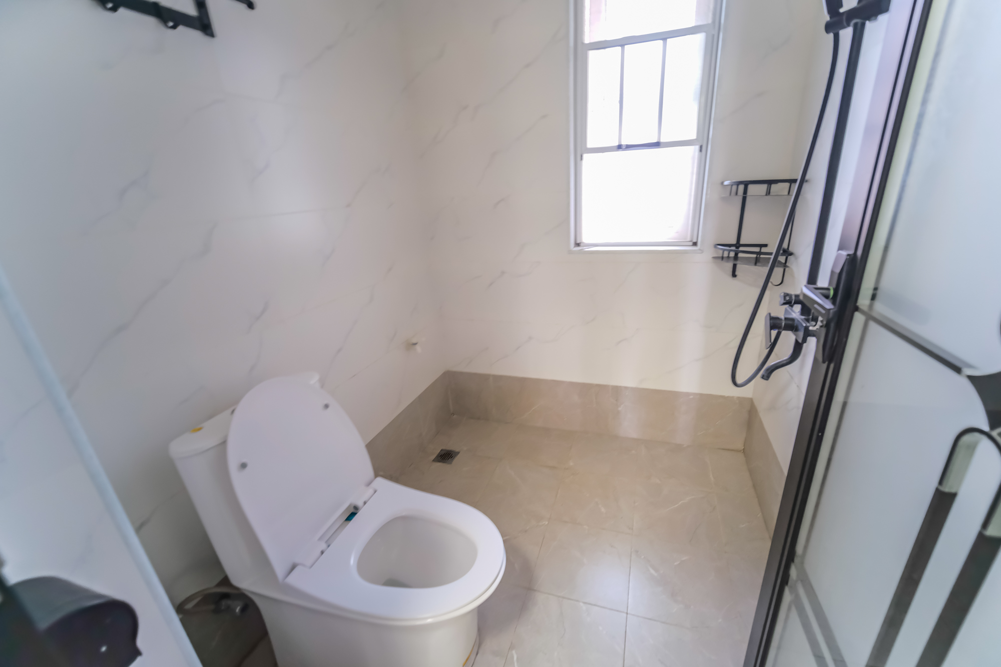 荣盛花语城  3室2厅1卫    86.8万 荣盛花语城  3室2厅1卫    86.8万卫生间