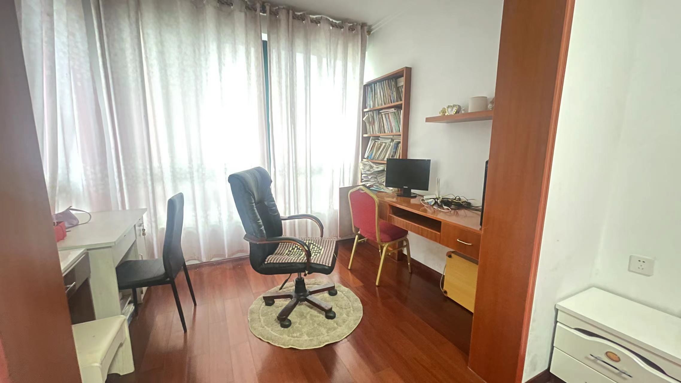 经世皇城 3室2厅2卫 89.80万 经世皇城 3室2厅2卫 89.80万室内图