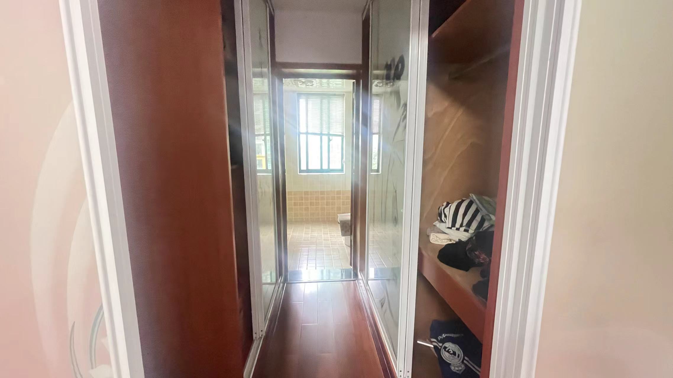 经世皇城 3室2厅2卫 89.80万 经世皇城 3室2厅2卫 89.80万室内图