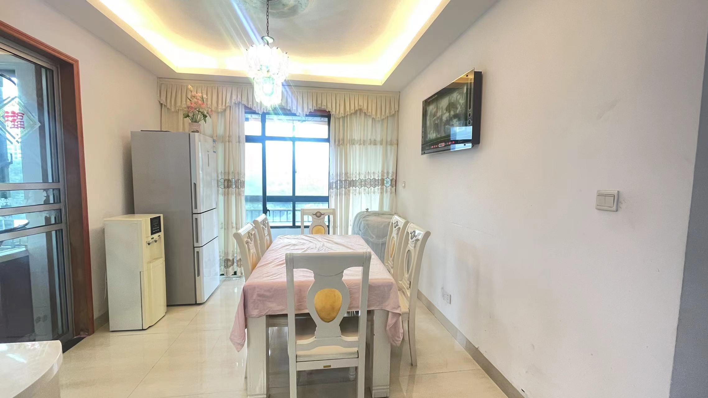 经世皇城 3室2厅2卫 89.80万 经世皇城 3室2厅2卫 89.80万室内图