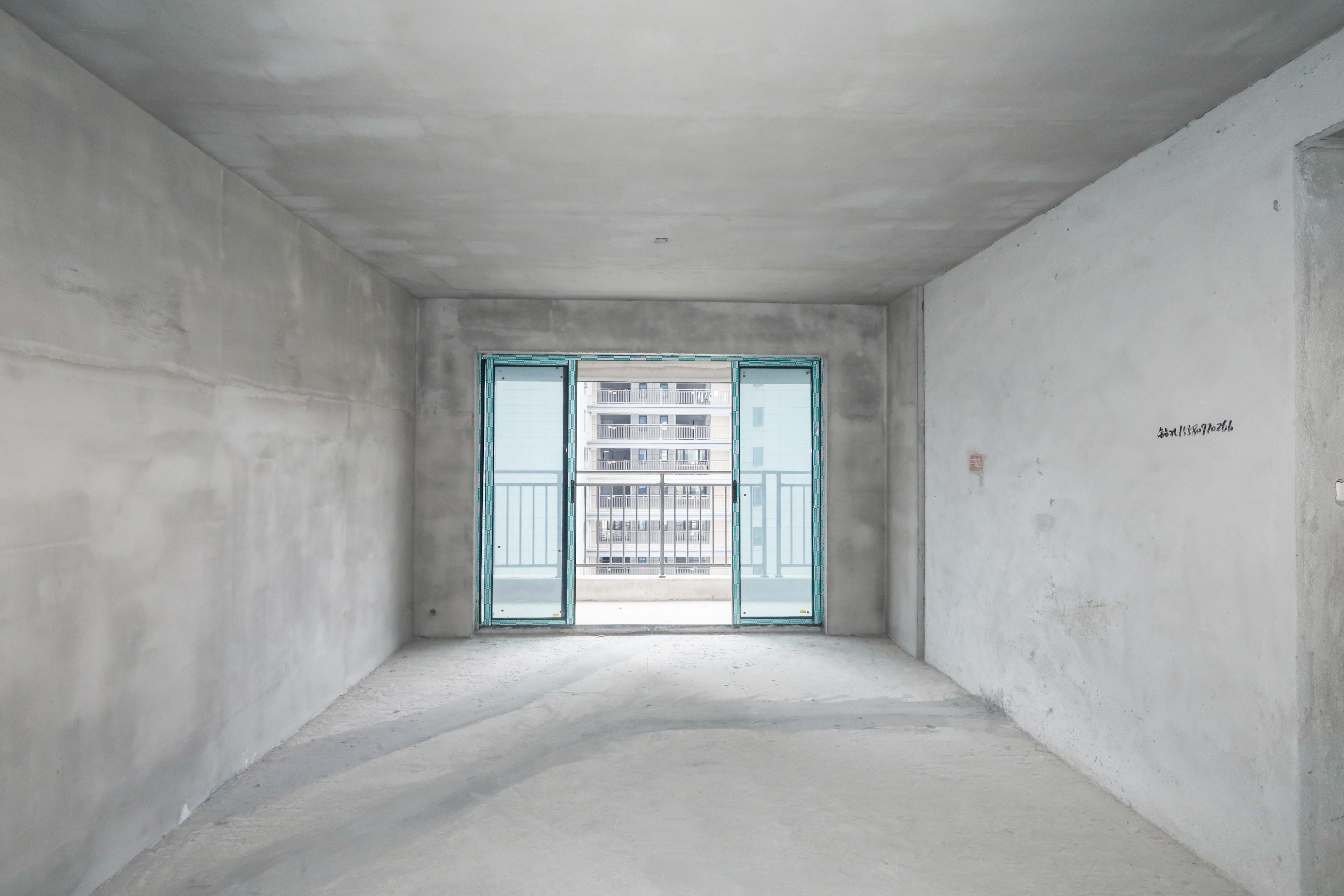 碧桂园山湖城 3室2厅2卫 70.0万 碧桂园山湖城 3室2厅2卫 70.0万客厅