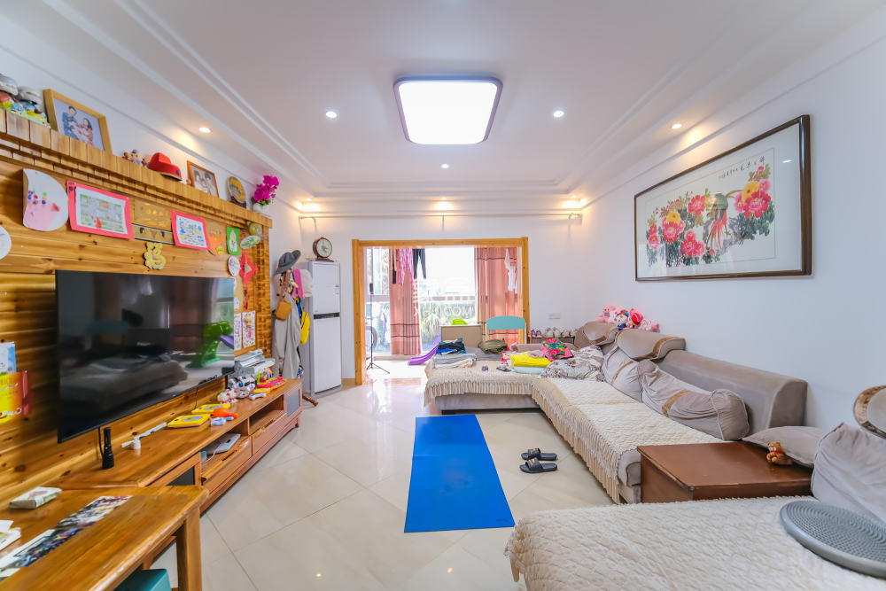 山水湾  3室2厅2卫    68.8万