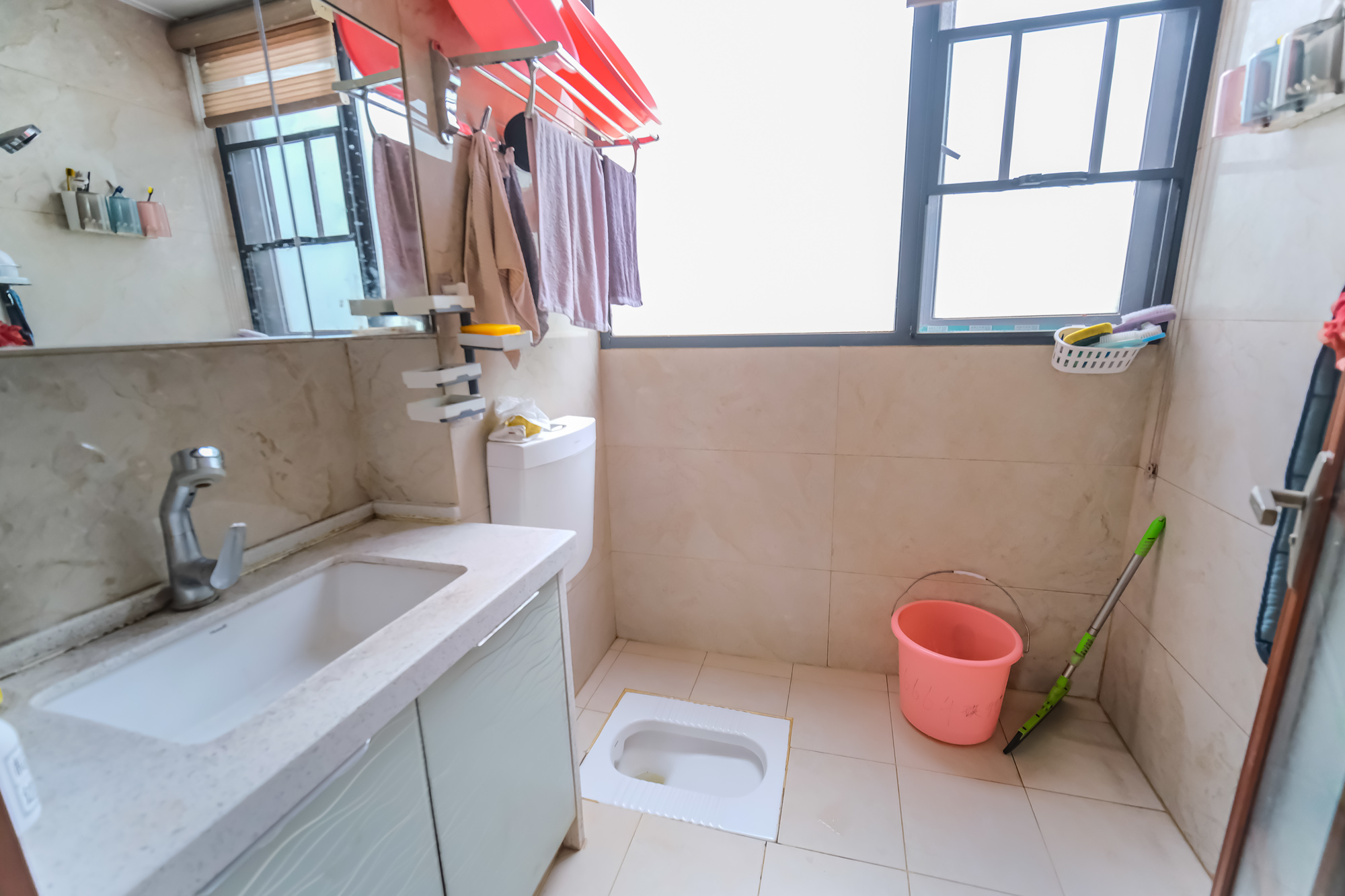 山水湾  3室2厅2卫    76.0万 山水湾  3室2厅2卫    76.0万卫生间