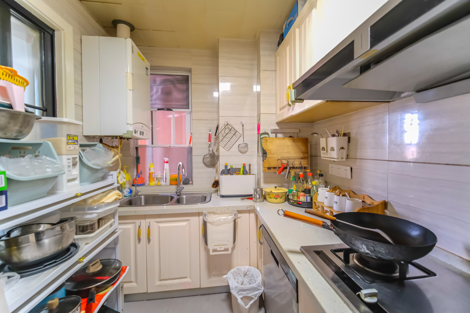 山水湾 4室2厅2卫 93.8万 山水湾 4室2厅2卫 93.8万厨房