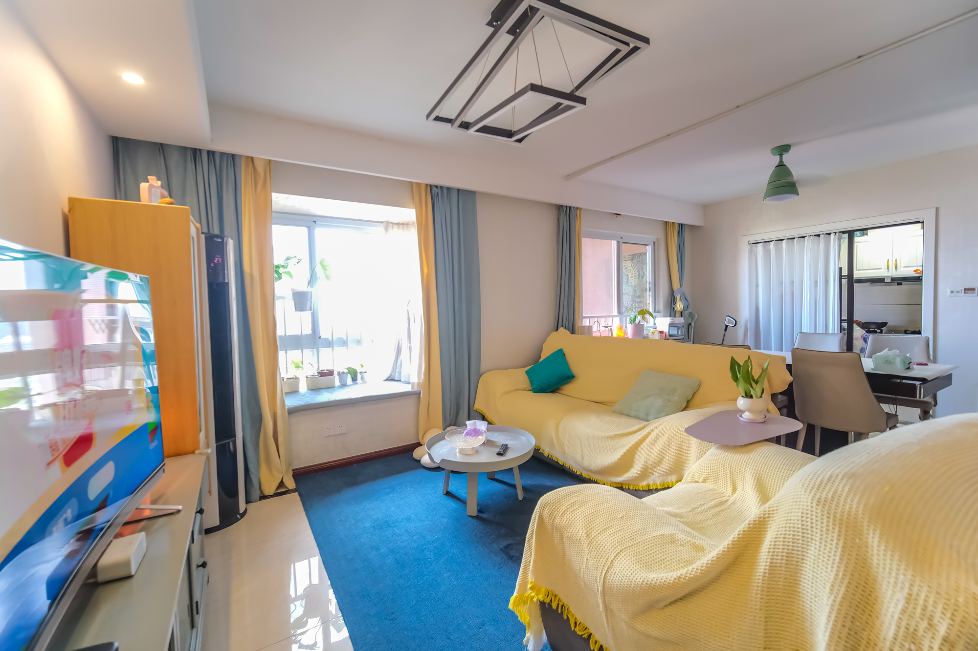 山水湾 4室2厅2卫 93.8万 山水湾 4室2厅2卫 93.8万客厅