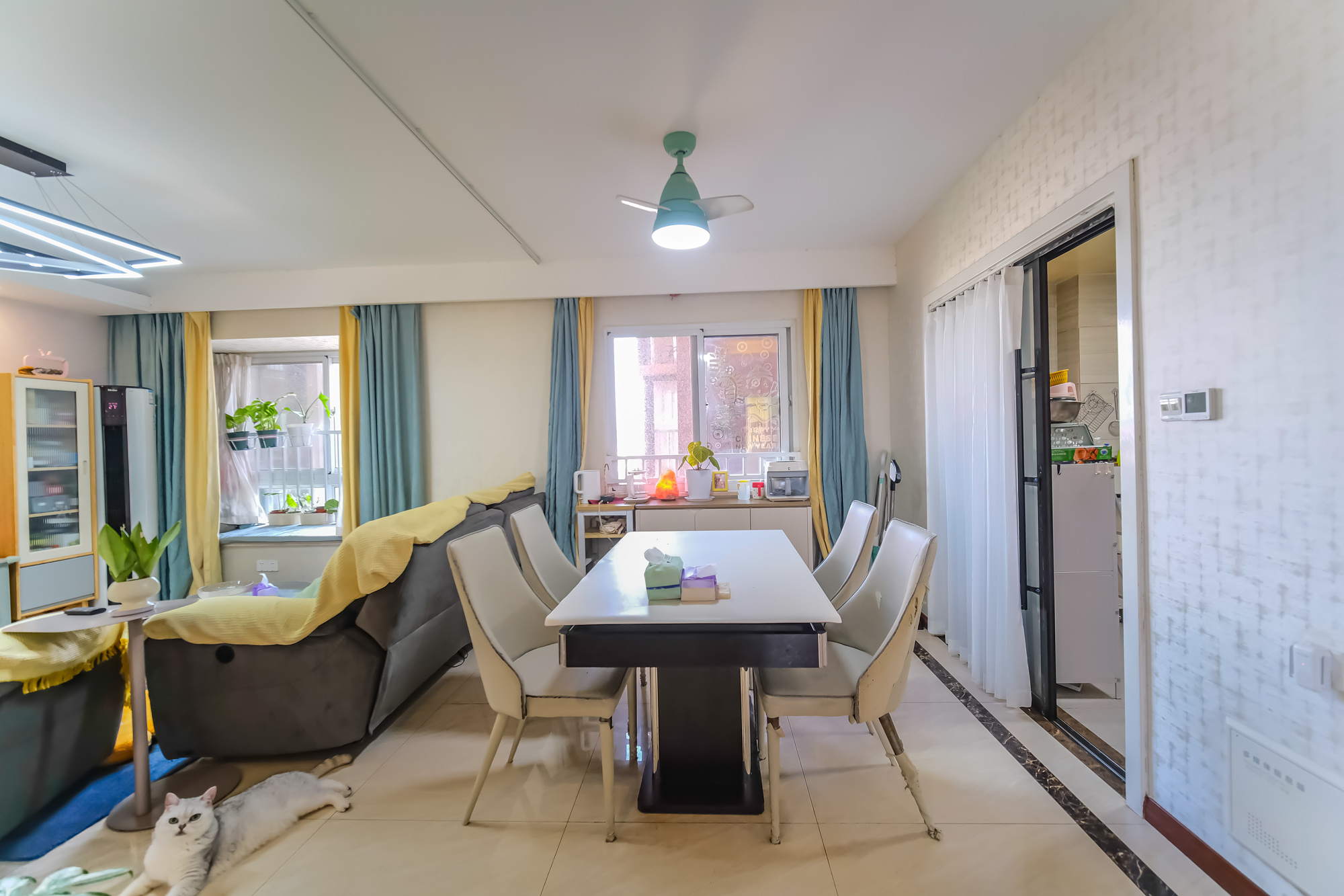 山水湾 4室2厅2卫 93.8万 山水湾 4室2厅2卫 93.8万客厅