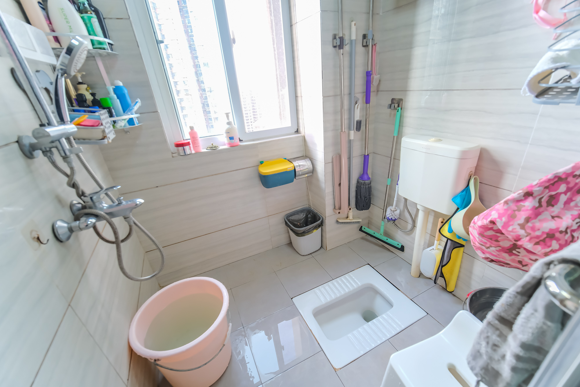 山水湾 4室2厅2卫 93.8万 山水湾 4室2厅2卫 93.8万卫生间