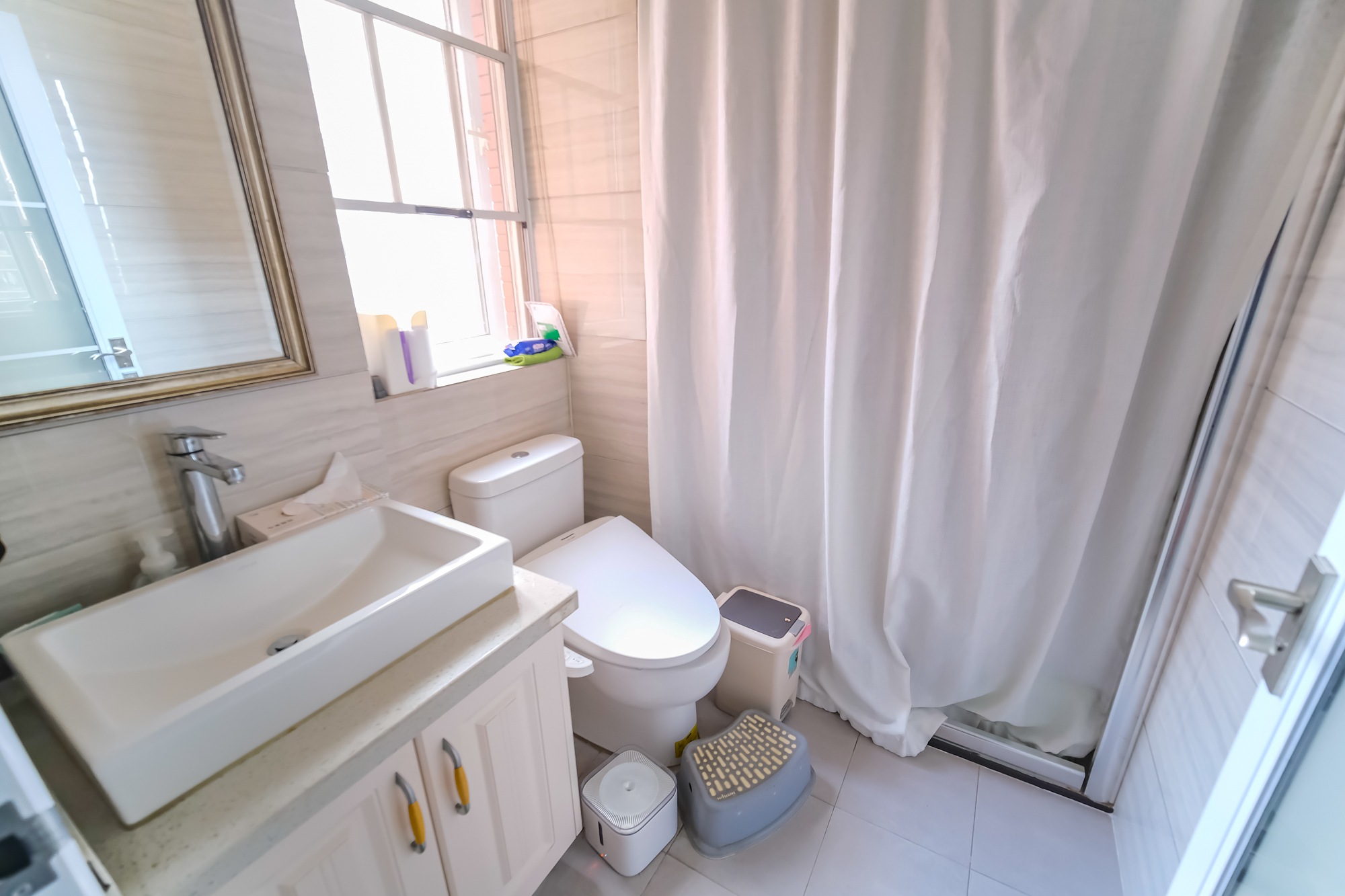 山水湾 4室2厅2卫 93.8万 山水湾 4室2厅2卫 93.8万卫生间