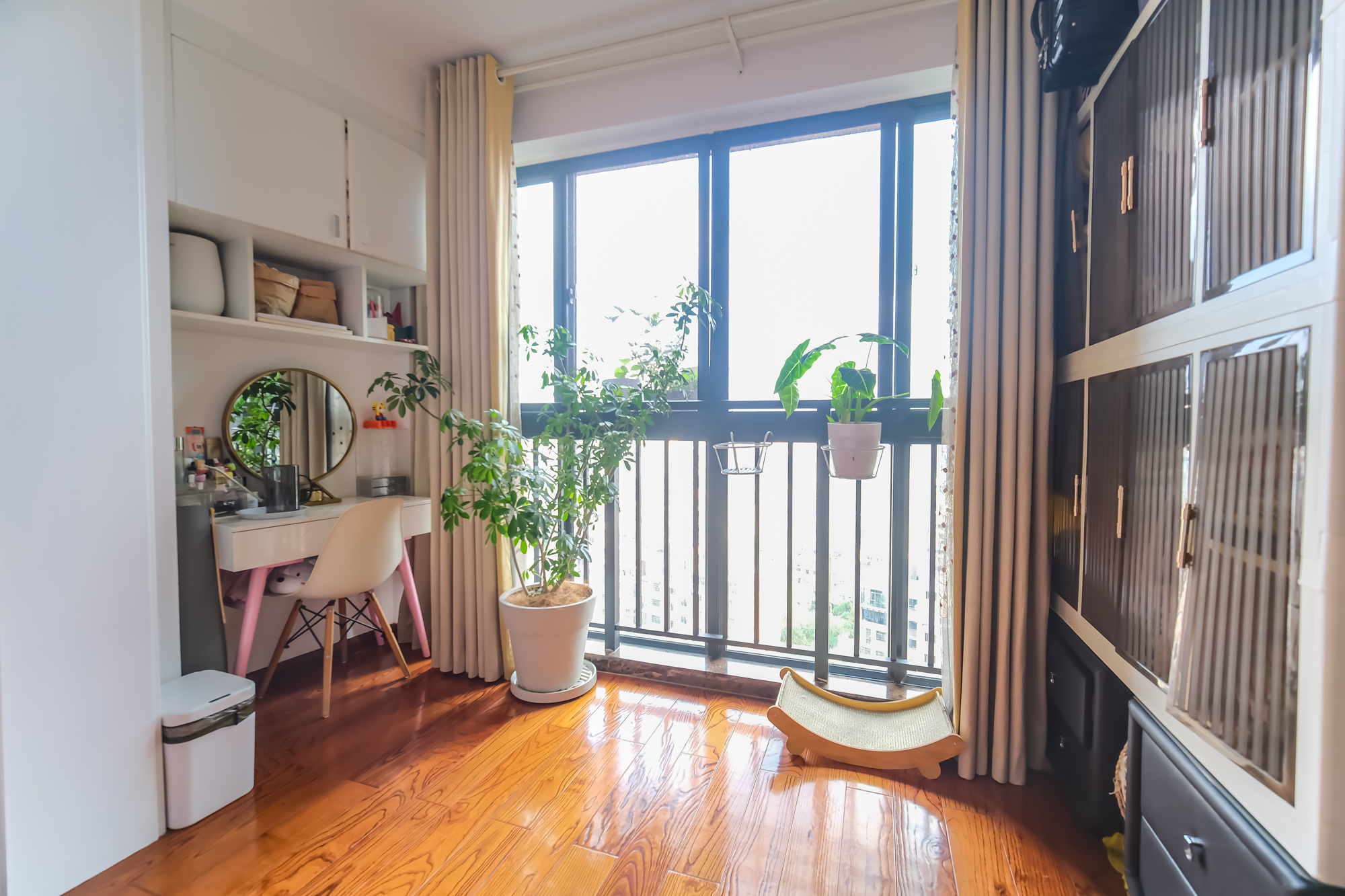 山水湾 4室2厅2卫 93.8万 山水湾 4室2厅2卫 93.8万阳台