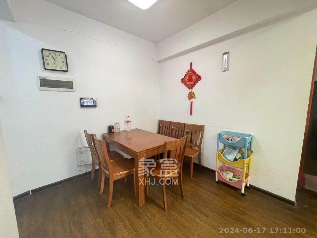 兴威帕克水岸  3室2厅2卫   2600.00元/月室内图