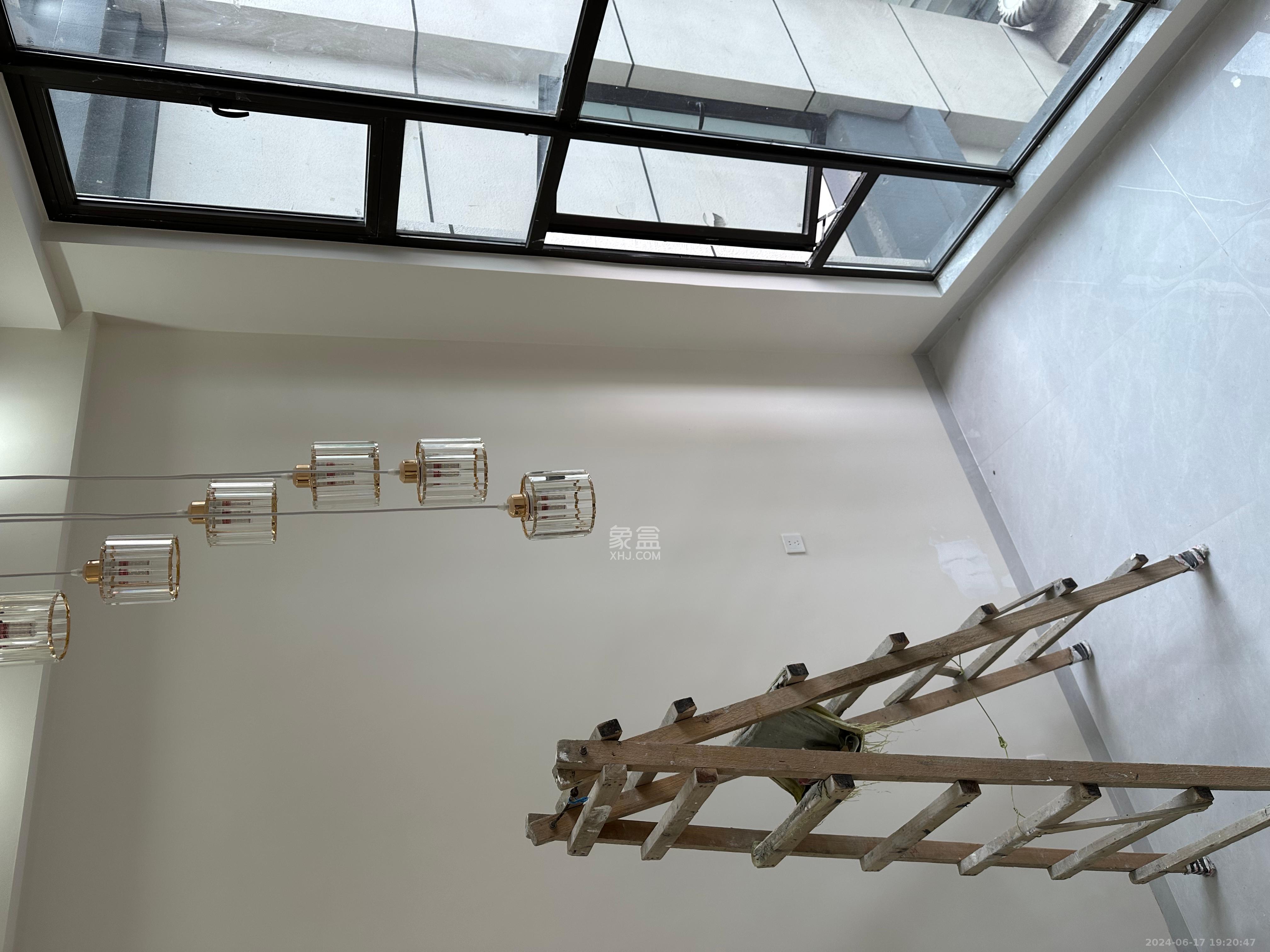 润和彩虹荟  2室2厅2卫   1800.00元/月室内图1