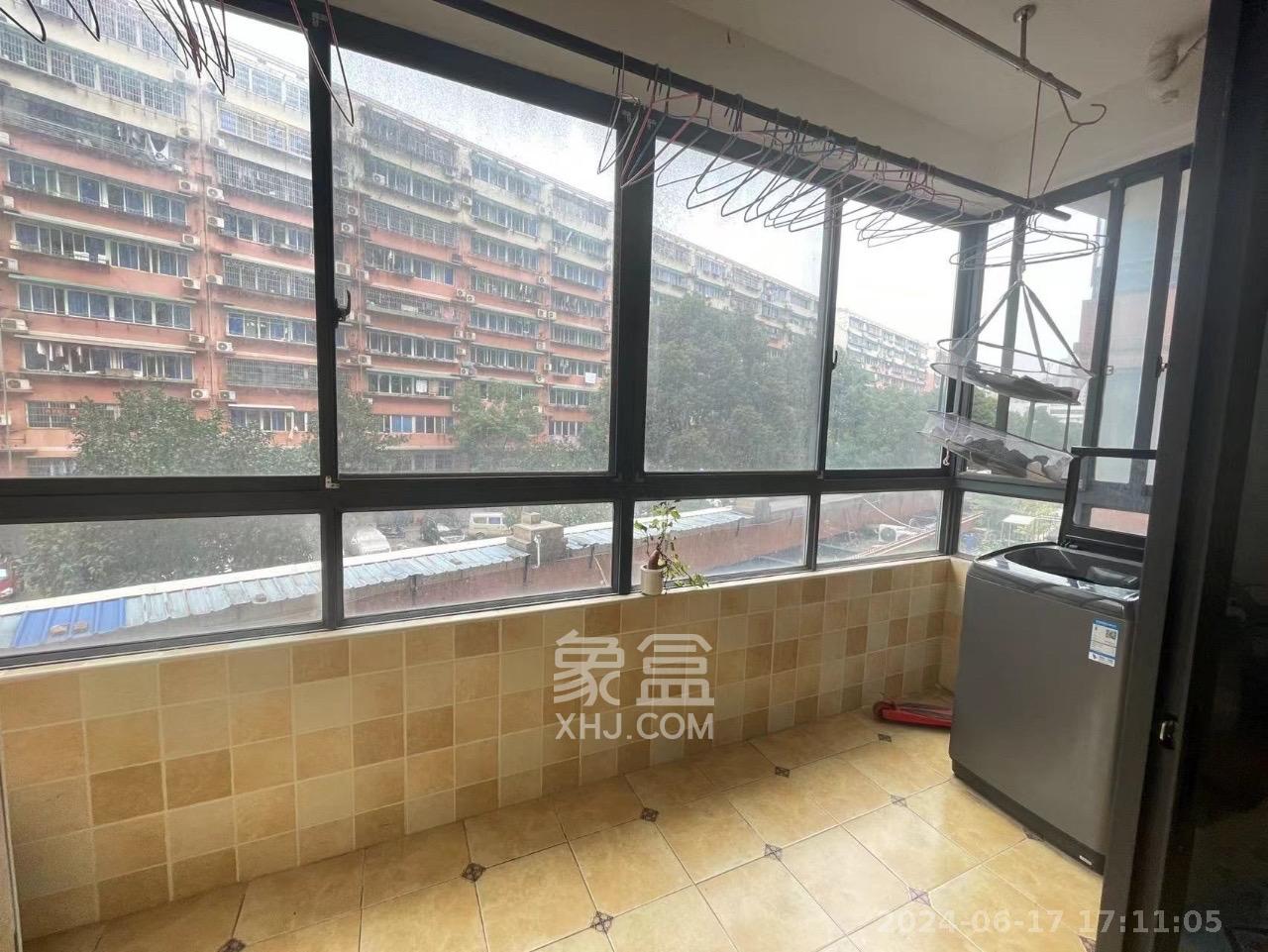 兴威帕克水岸  3室2厅2卫   2600.00元/月室内图