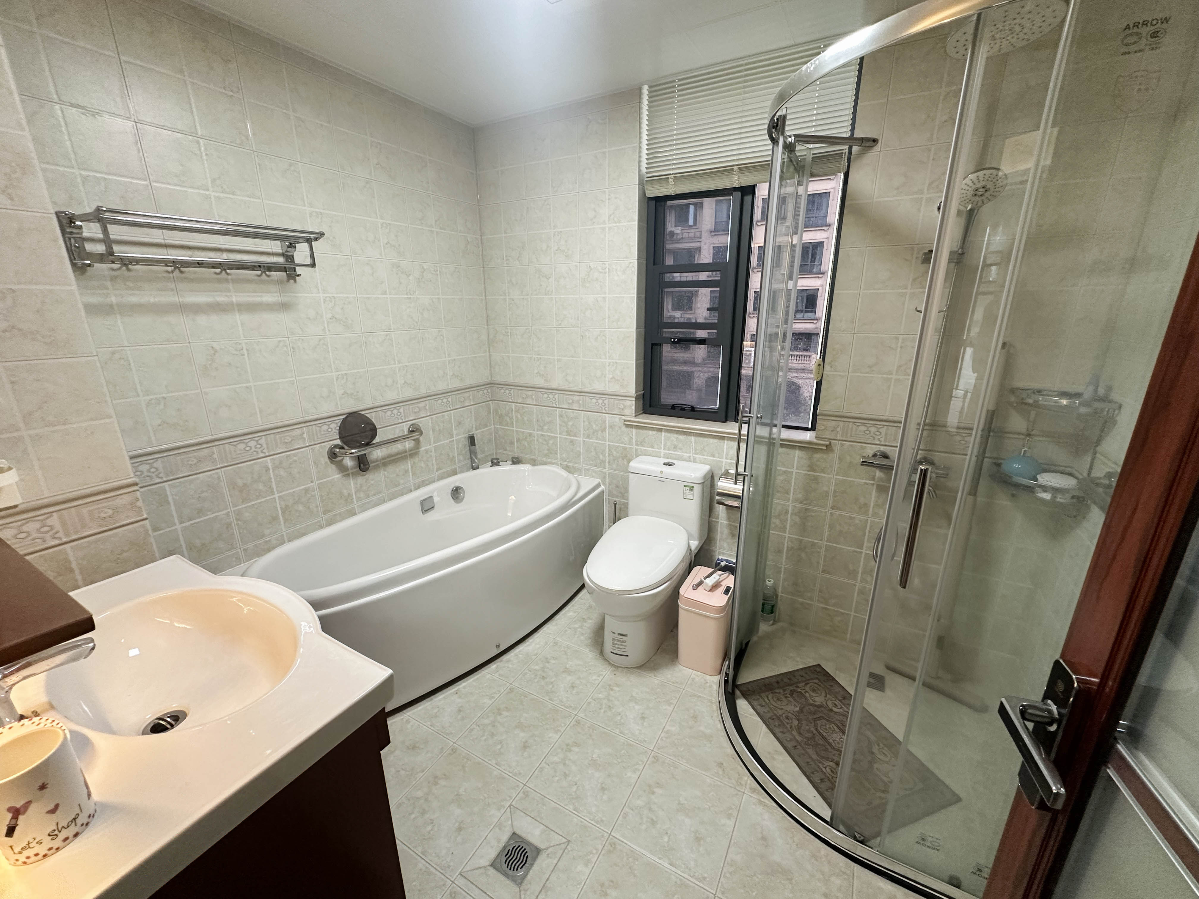 五矿万境园 4室2厅2卫 208.0万 五矿万境园 4室2厅2卫 208.0万卫生间