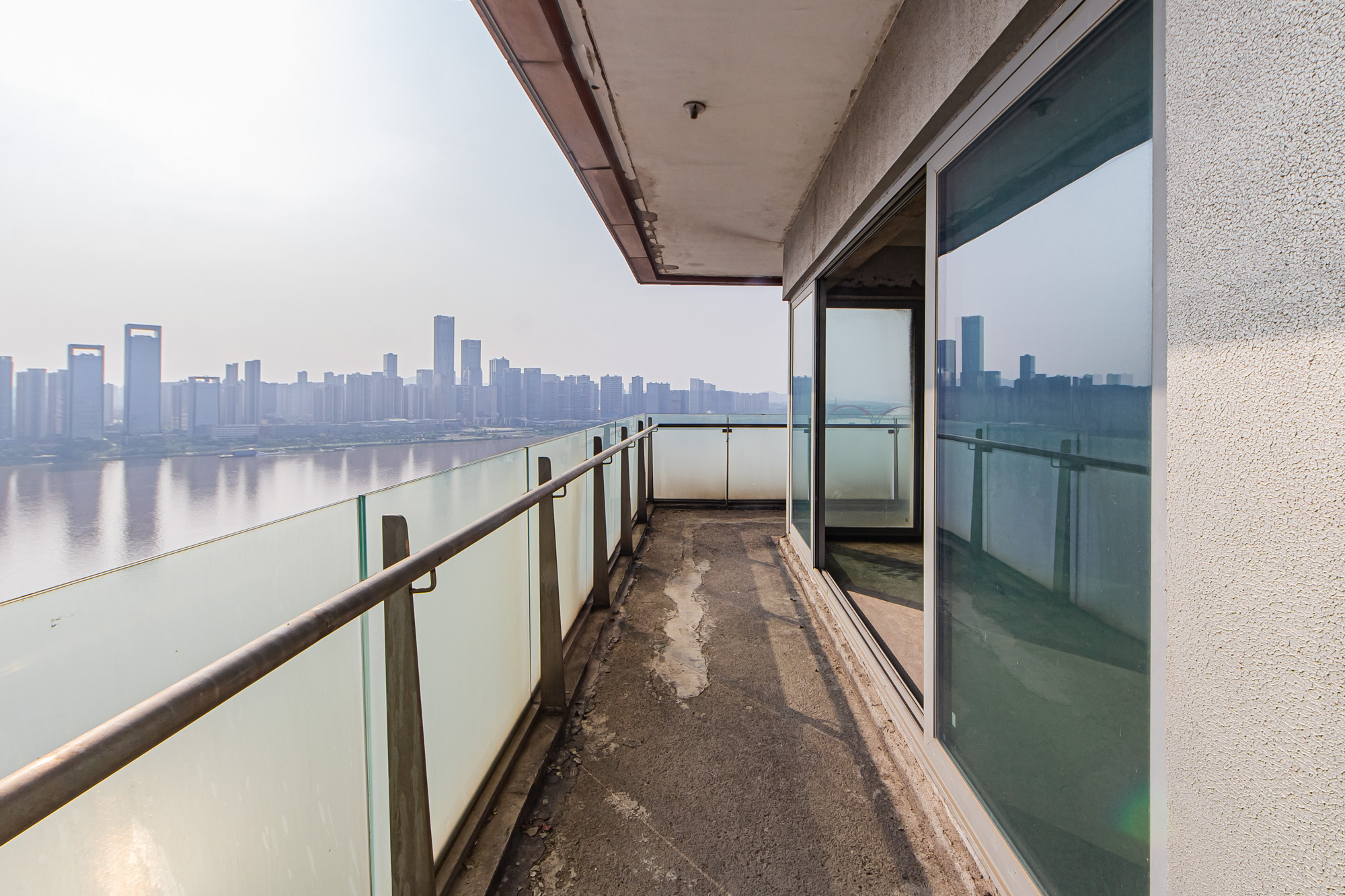 北辰定江洋  4室2厅3卫    610.0万 北辰定江洋  4室2厅3卫    610.0万阳台