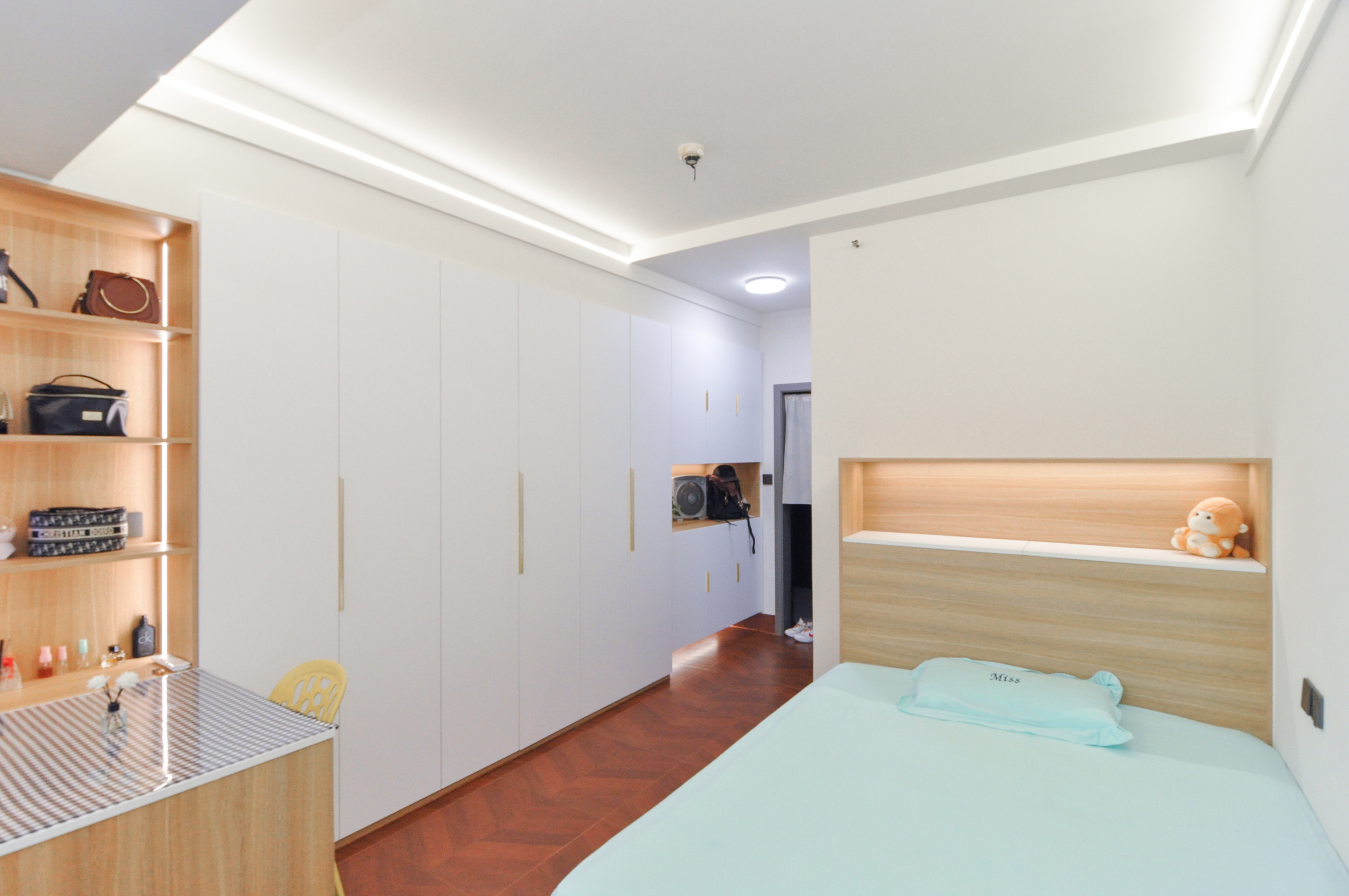 建安像素汇  1室1厅1卫    16.6万 建安像素汇  1室1厅1卫    16.6万客厅